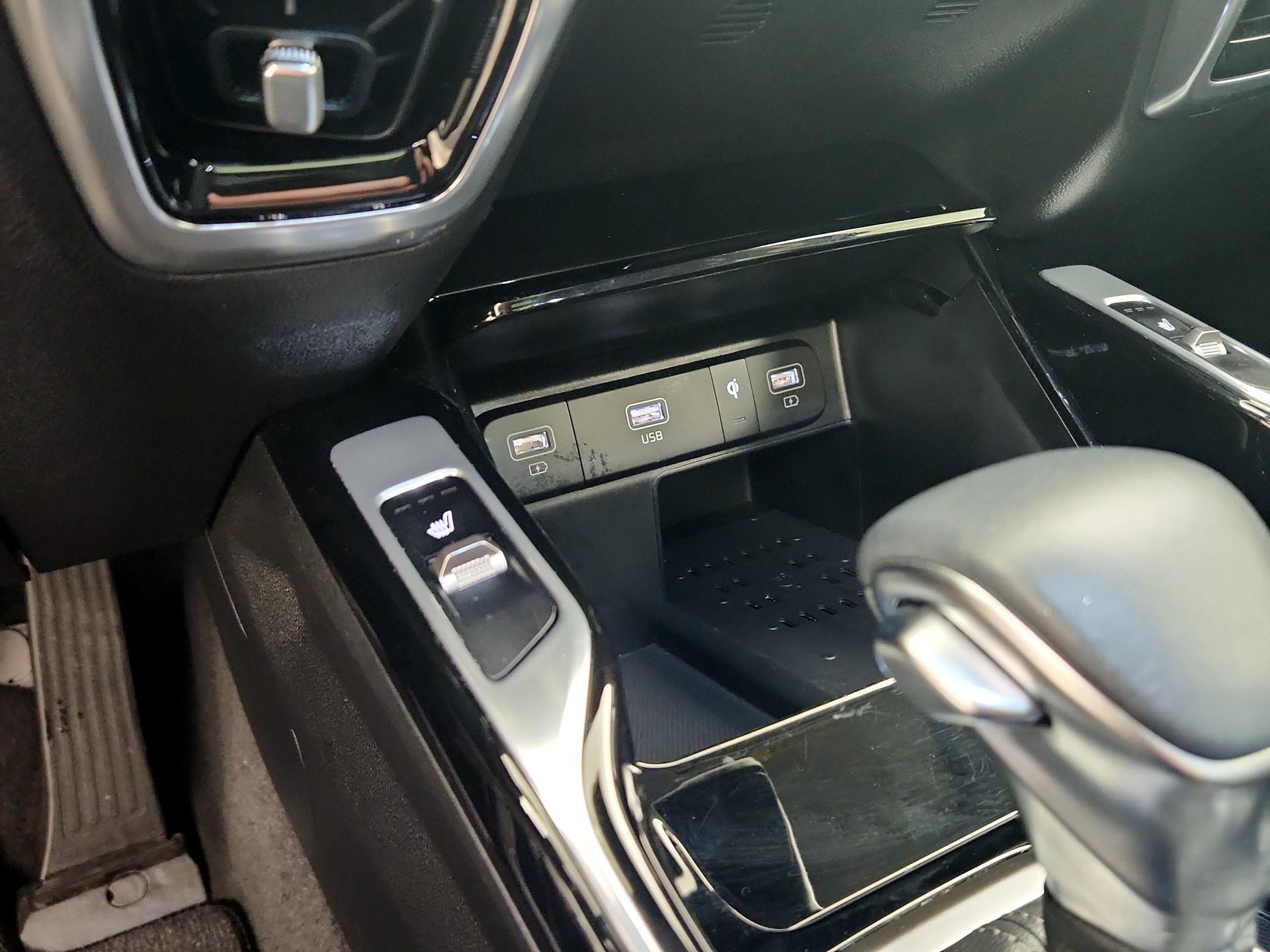 Thumbnail: 2023 Kia Sorento - 19
