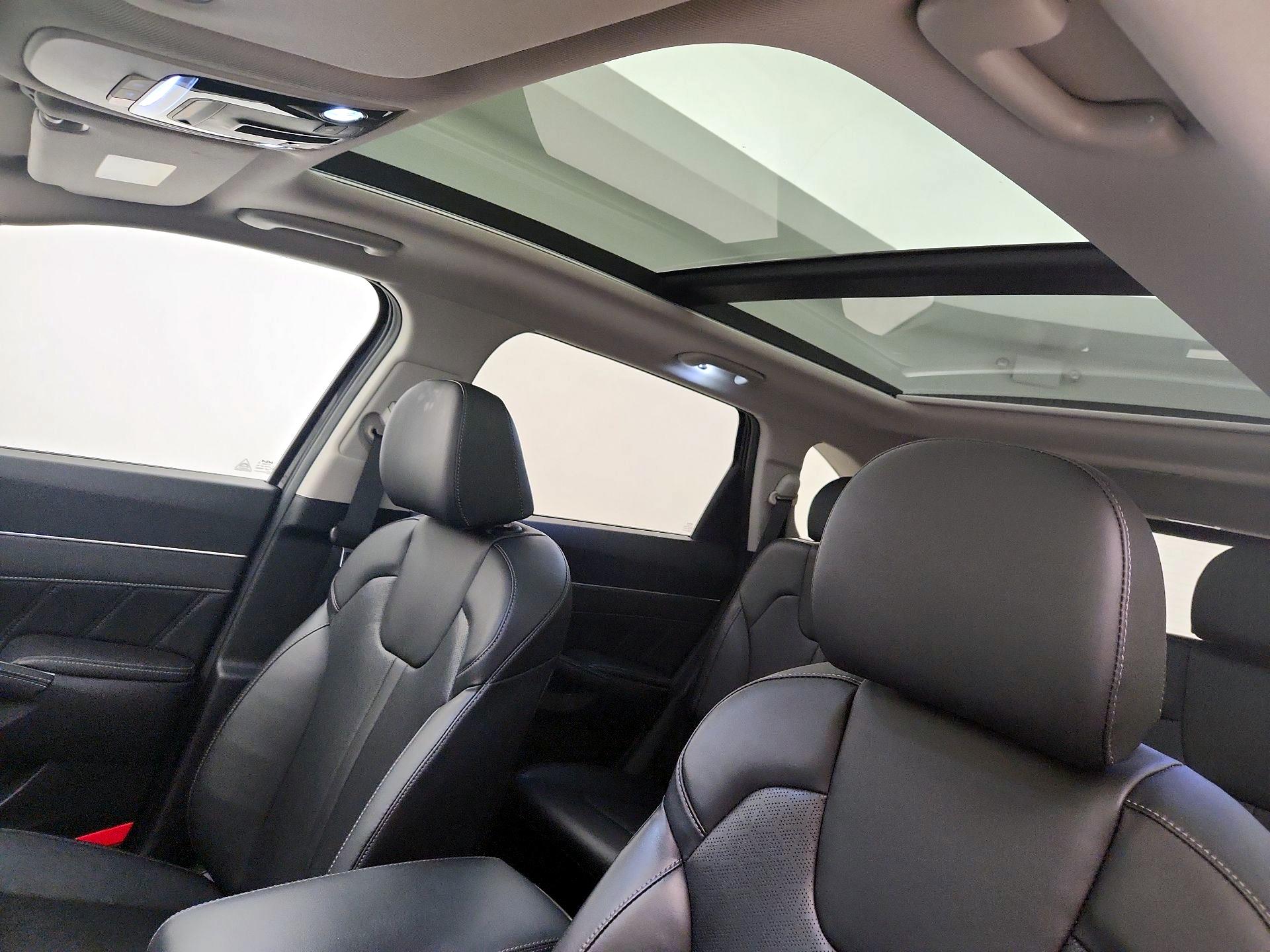 Thumbnail: 2023 Kia Sorento - 20