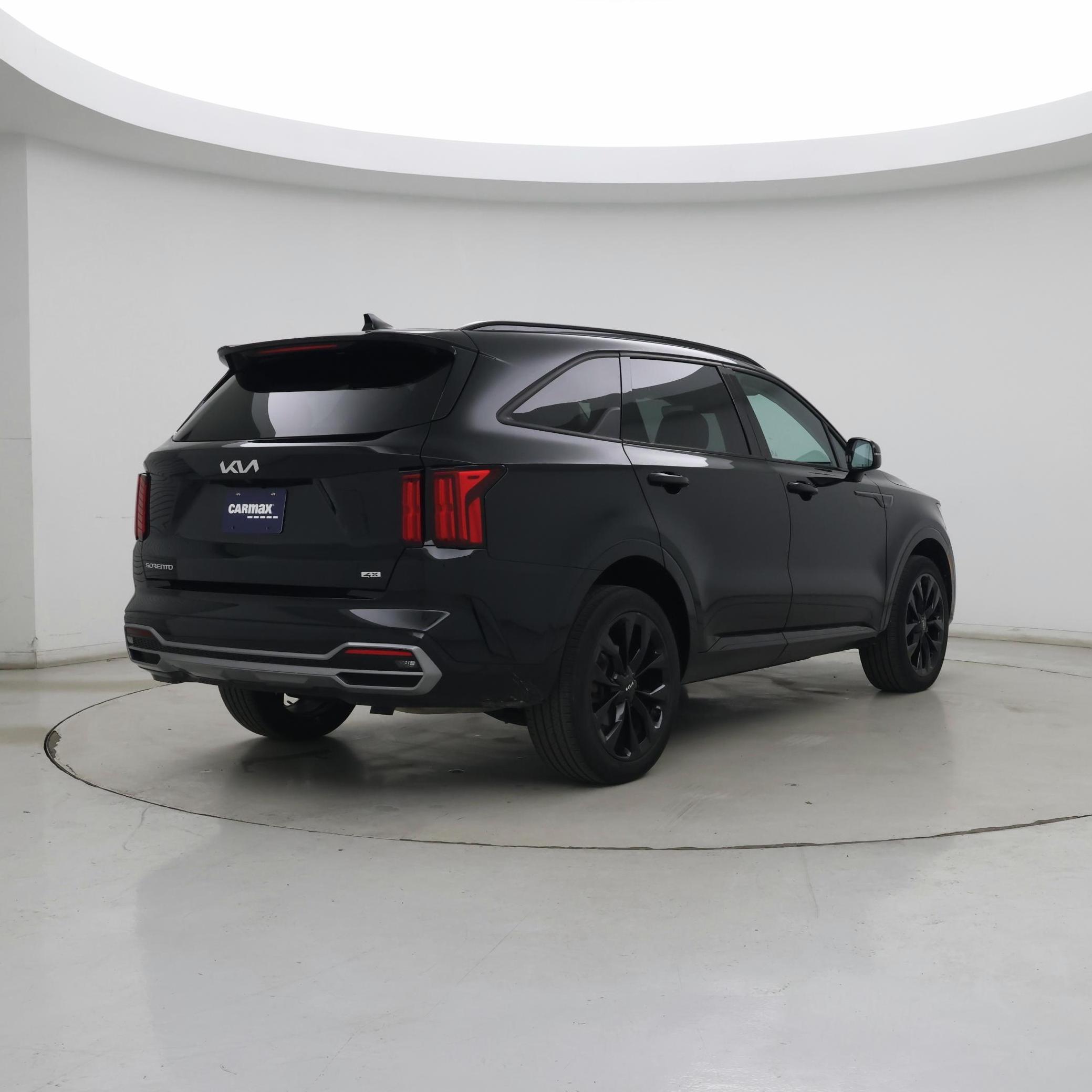 Thumbnail: 2023 Kia Sorento - 8