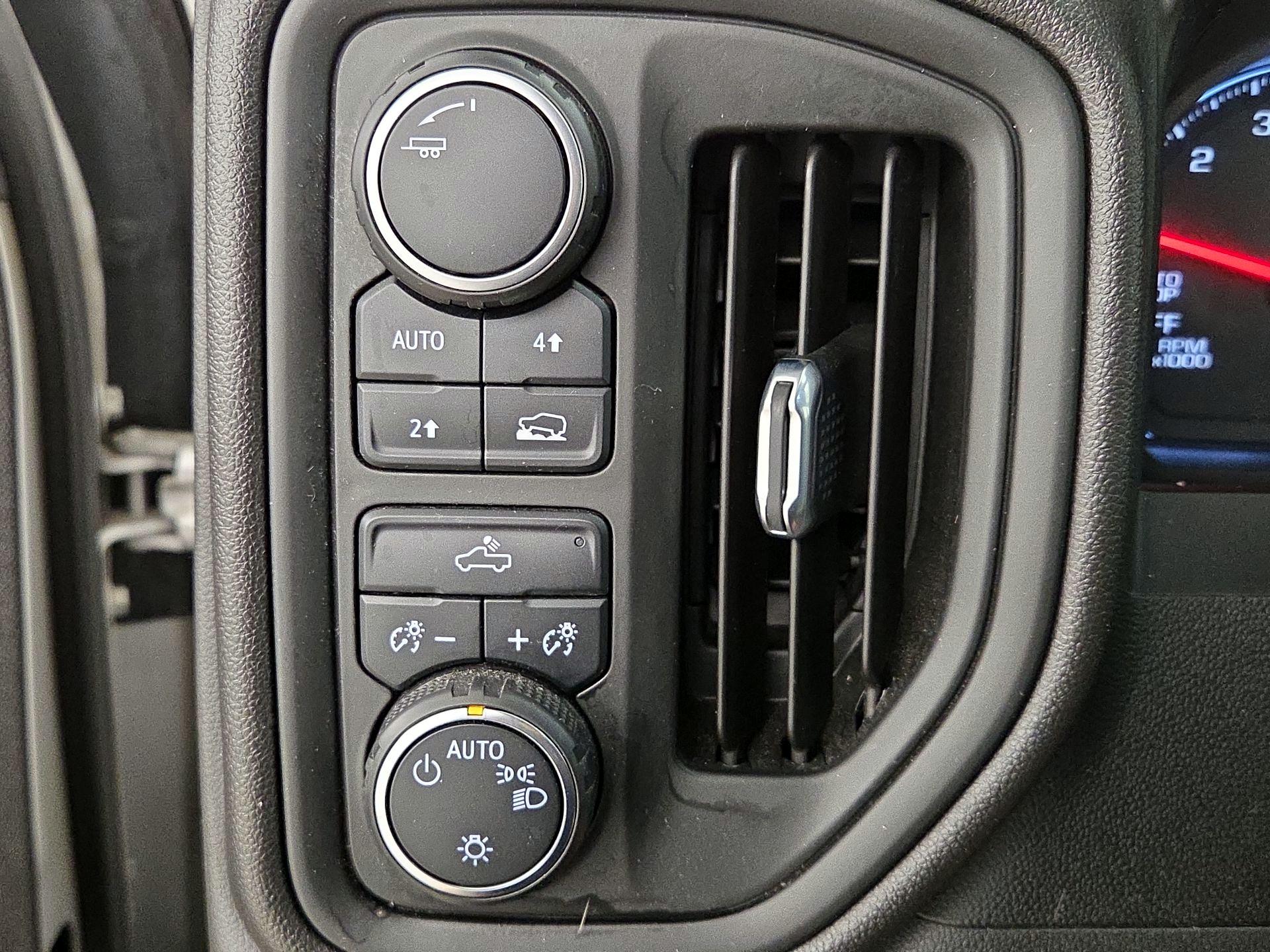 Thumbnail: 2021 Chevrolet Silverado 1500 - 13
