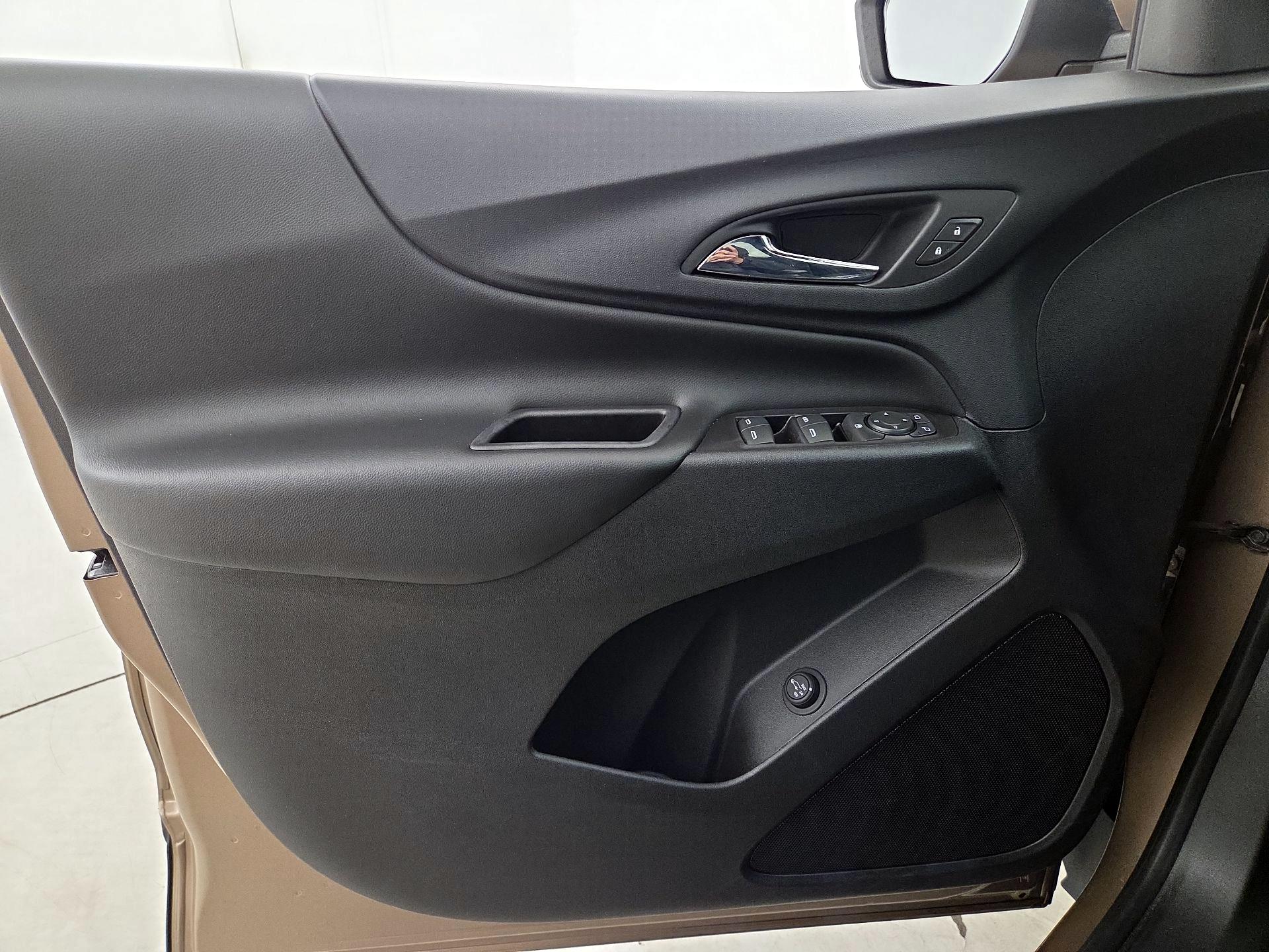Thumbnail: 2018 Chevrolet Equinox - 12