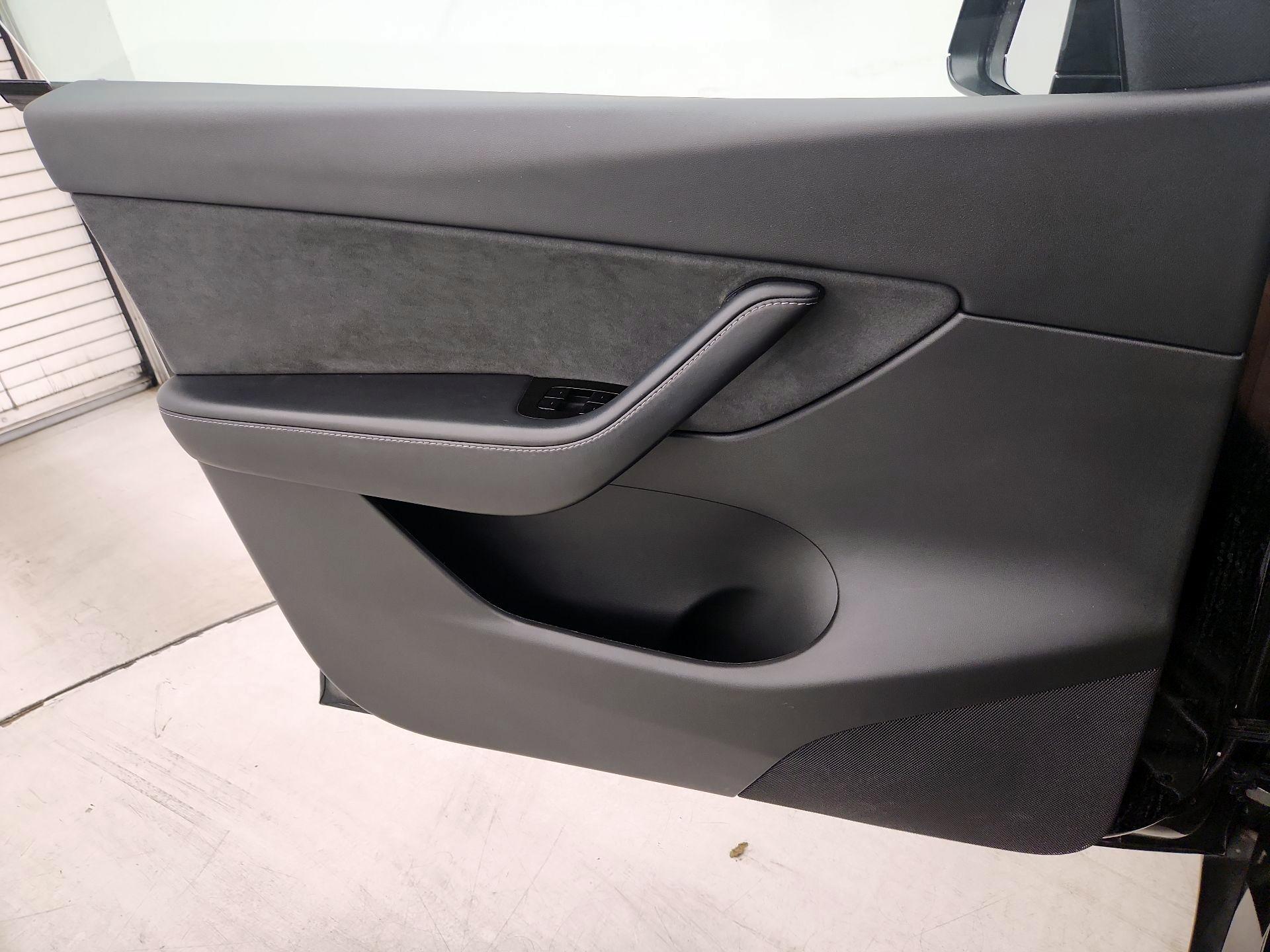 Thumbnail: 2020 Tesla Model Y - 12