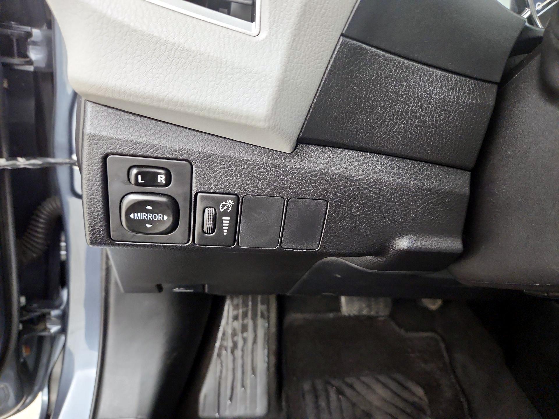 Thumbnail: 2016 Toyota Corolla - 13