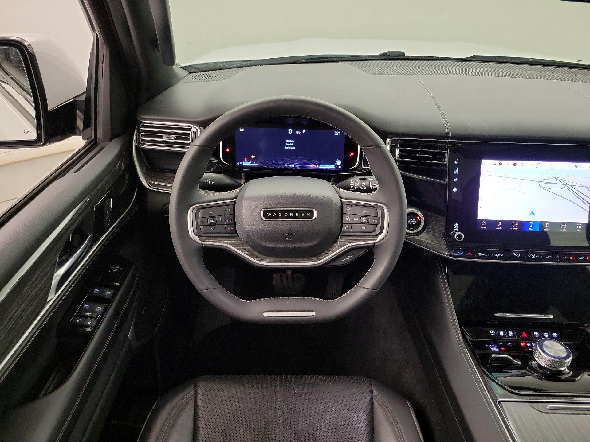 Thumbnail: 2022 Jeep Wagoneer - 10