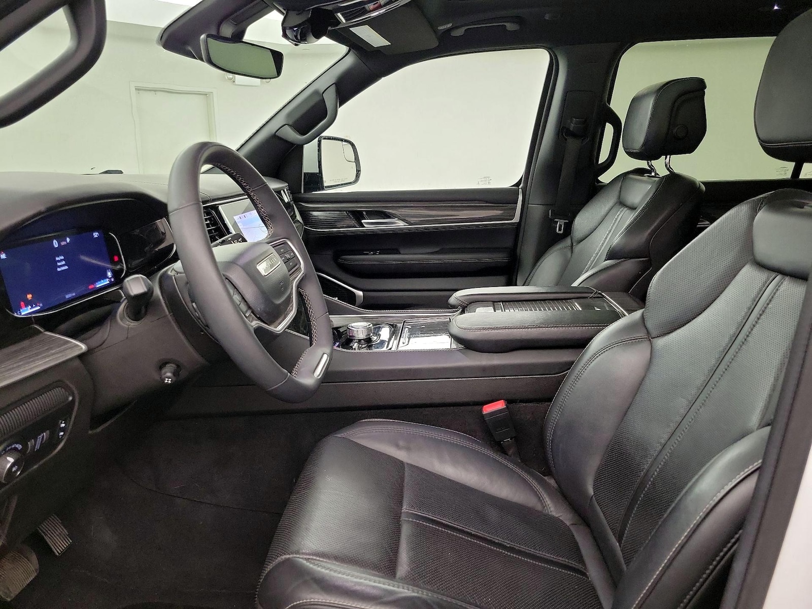 2022 Jeep Wagoneer Series II - Photo 12