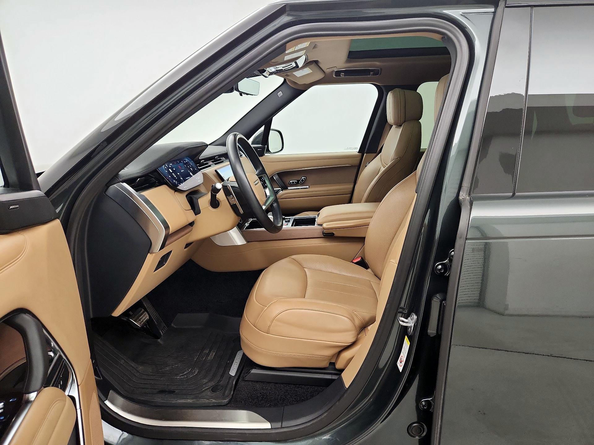 Thumbnail: 2023 Land Rover Range Rover - 11