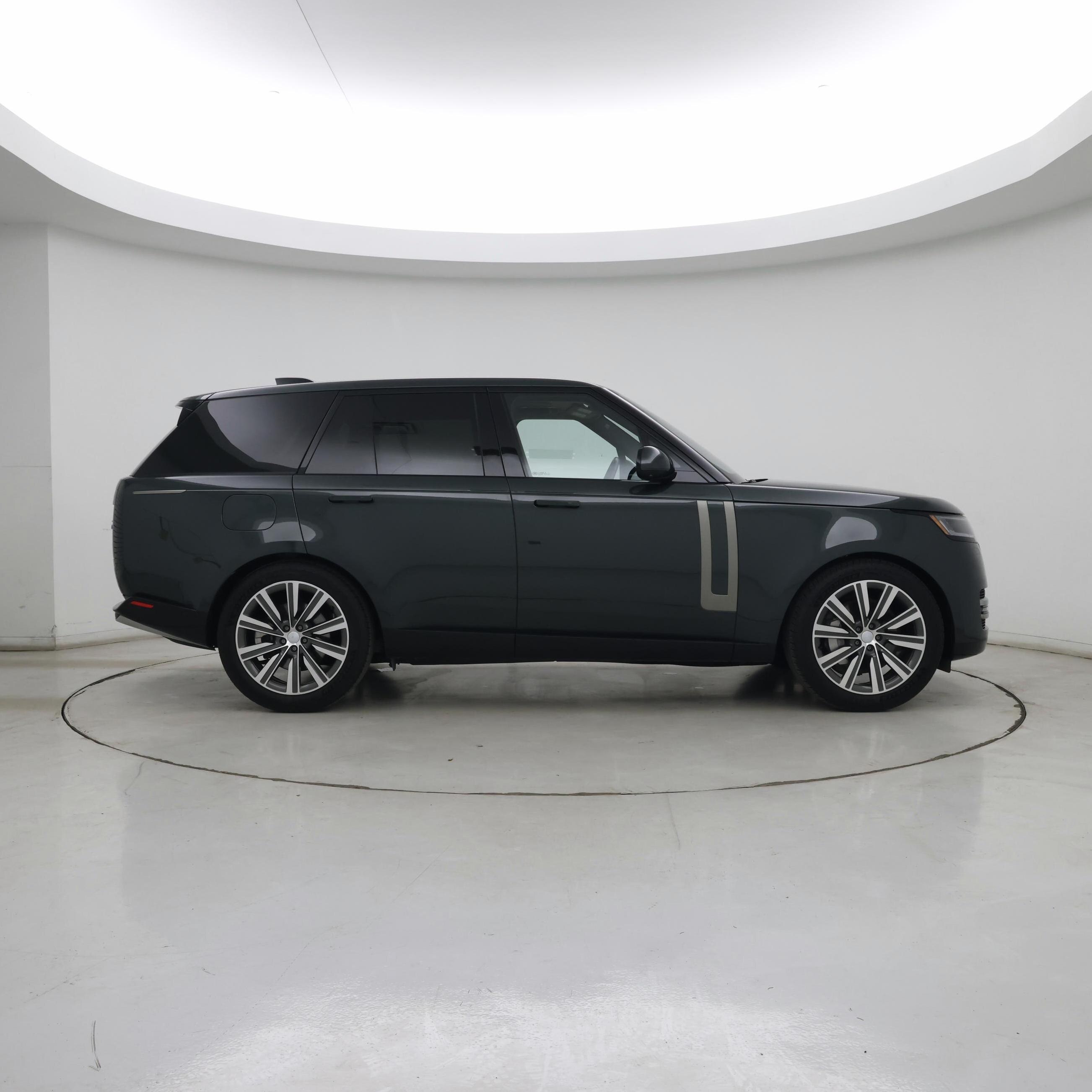 Thumbnail: 2023 Land Rover Range Rover - 7
