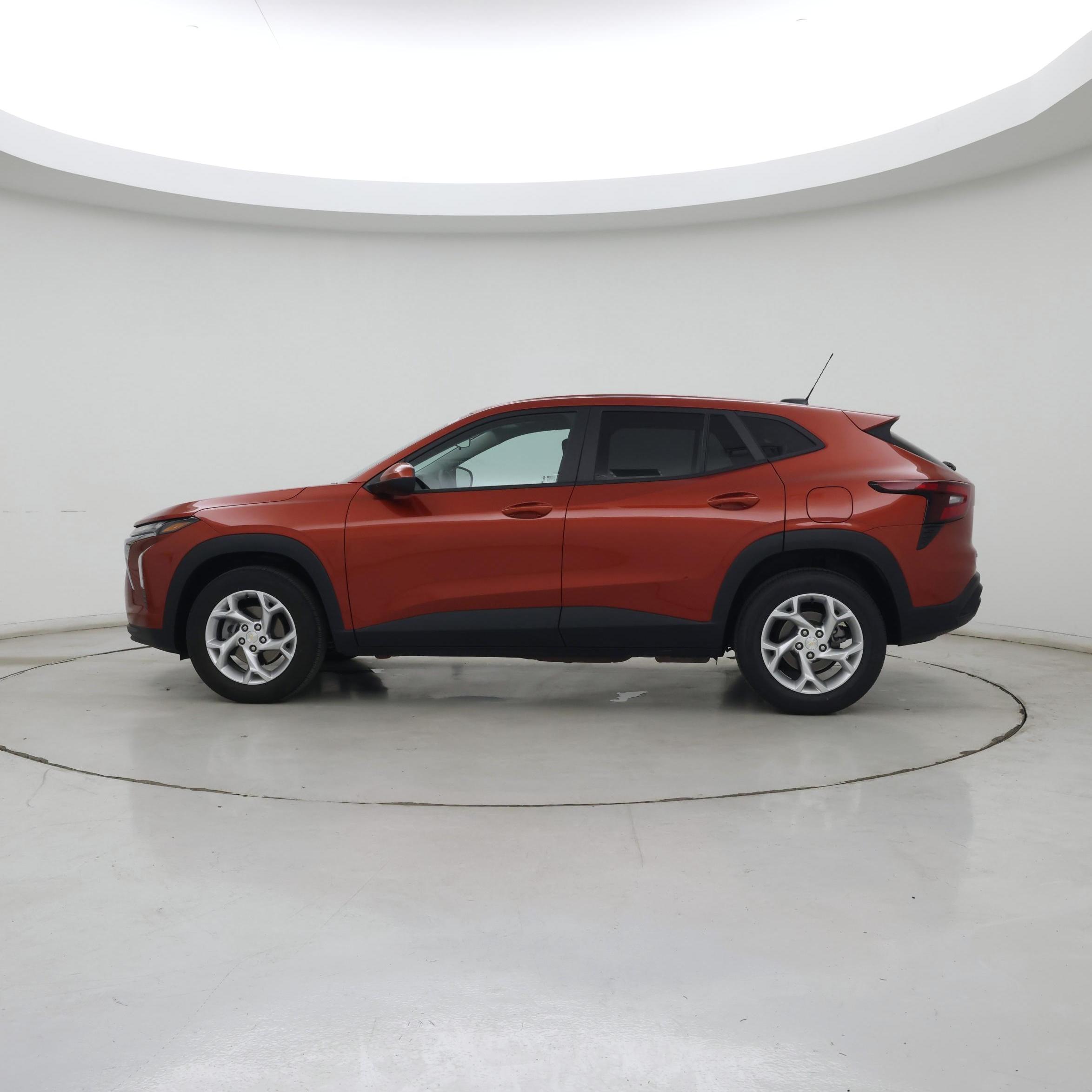Thumbnail: 2024 Chevrolet Trax - 3