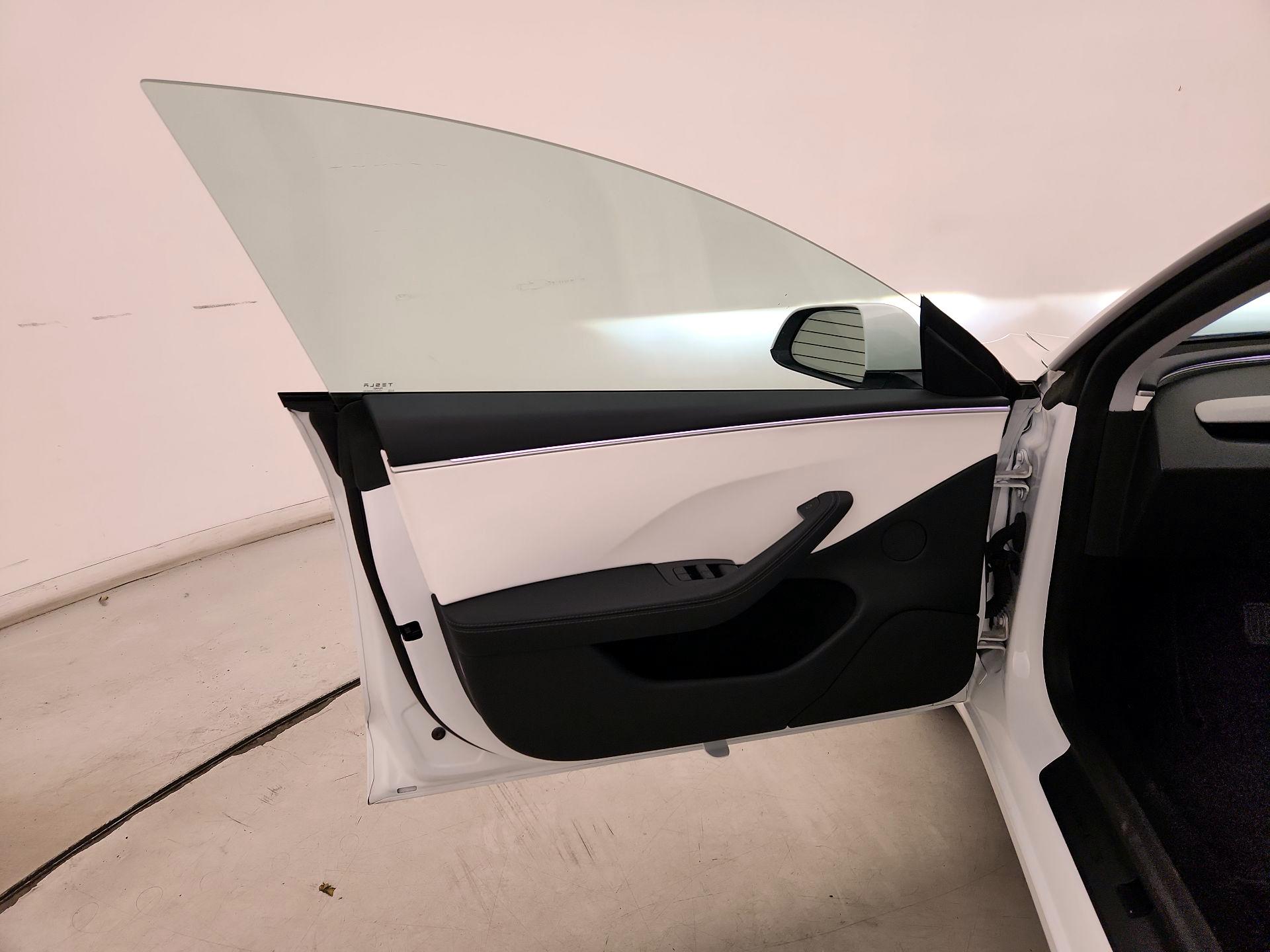 Thumbnail: 2025 Tesla Model 3 - 12