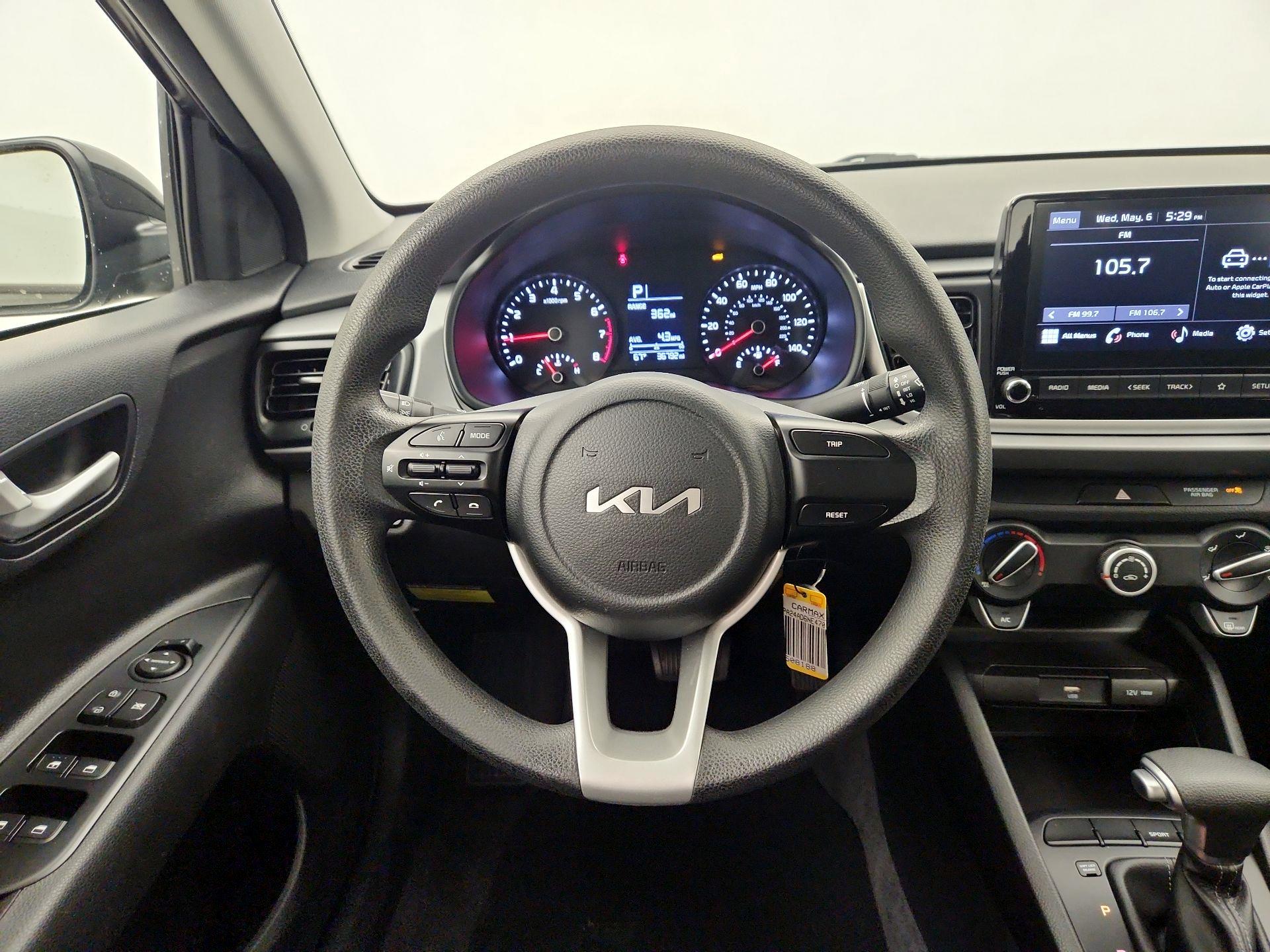 Thumbnail: 2022 Kia Rio - 10