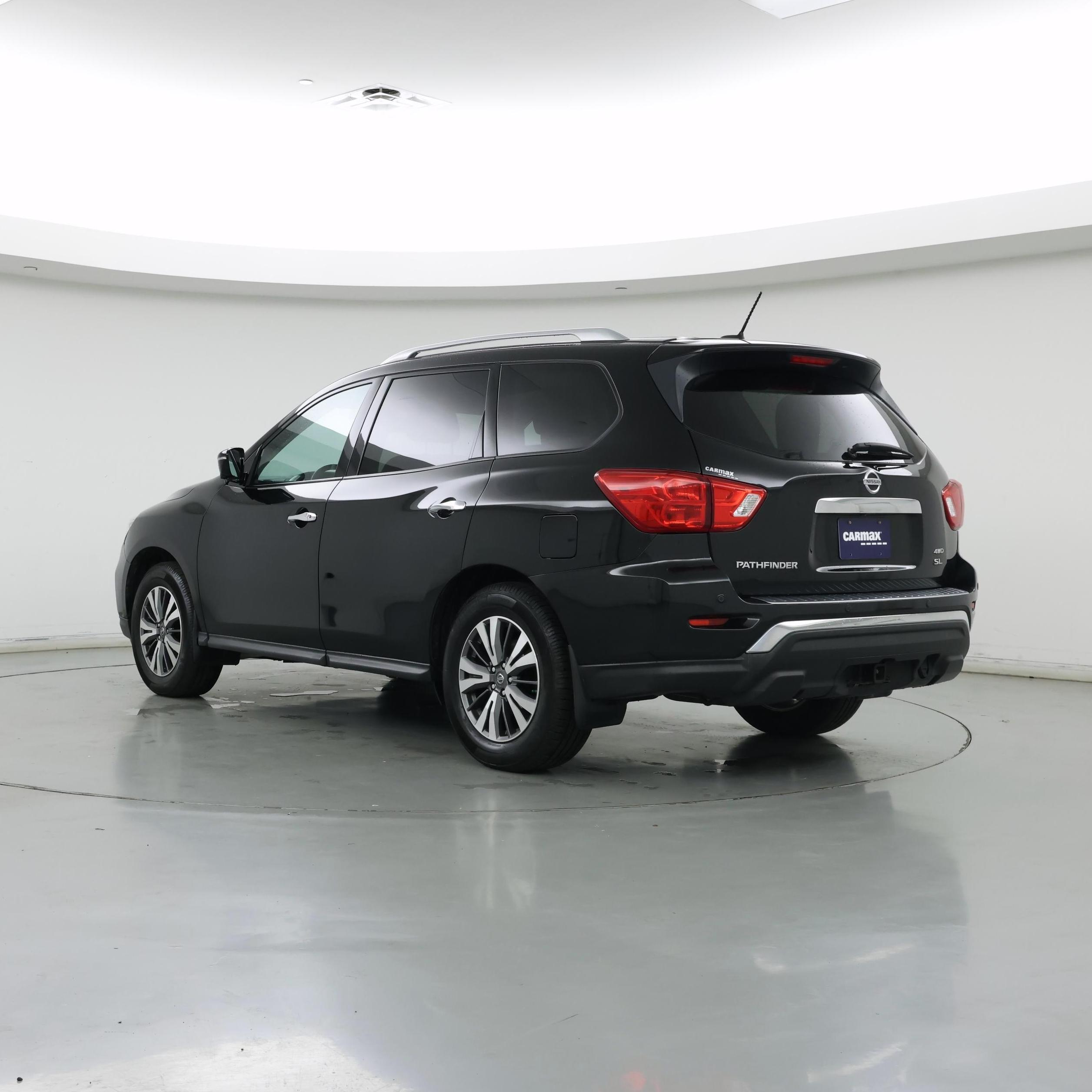 Thumbnail: 2017 Nissan Pathfinder - 2