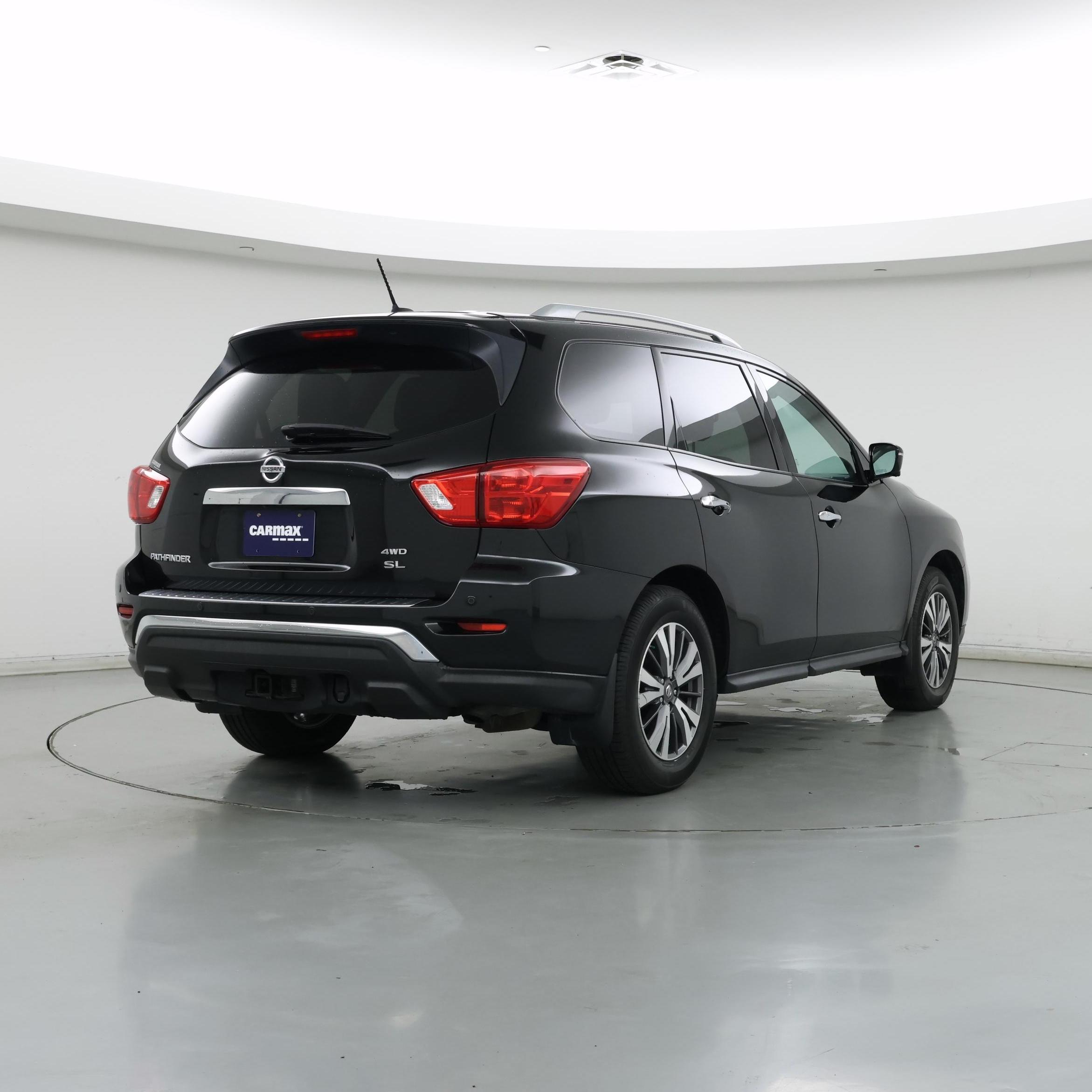 Thumbnail: 2017 Nissan Pathfinder - 8