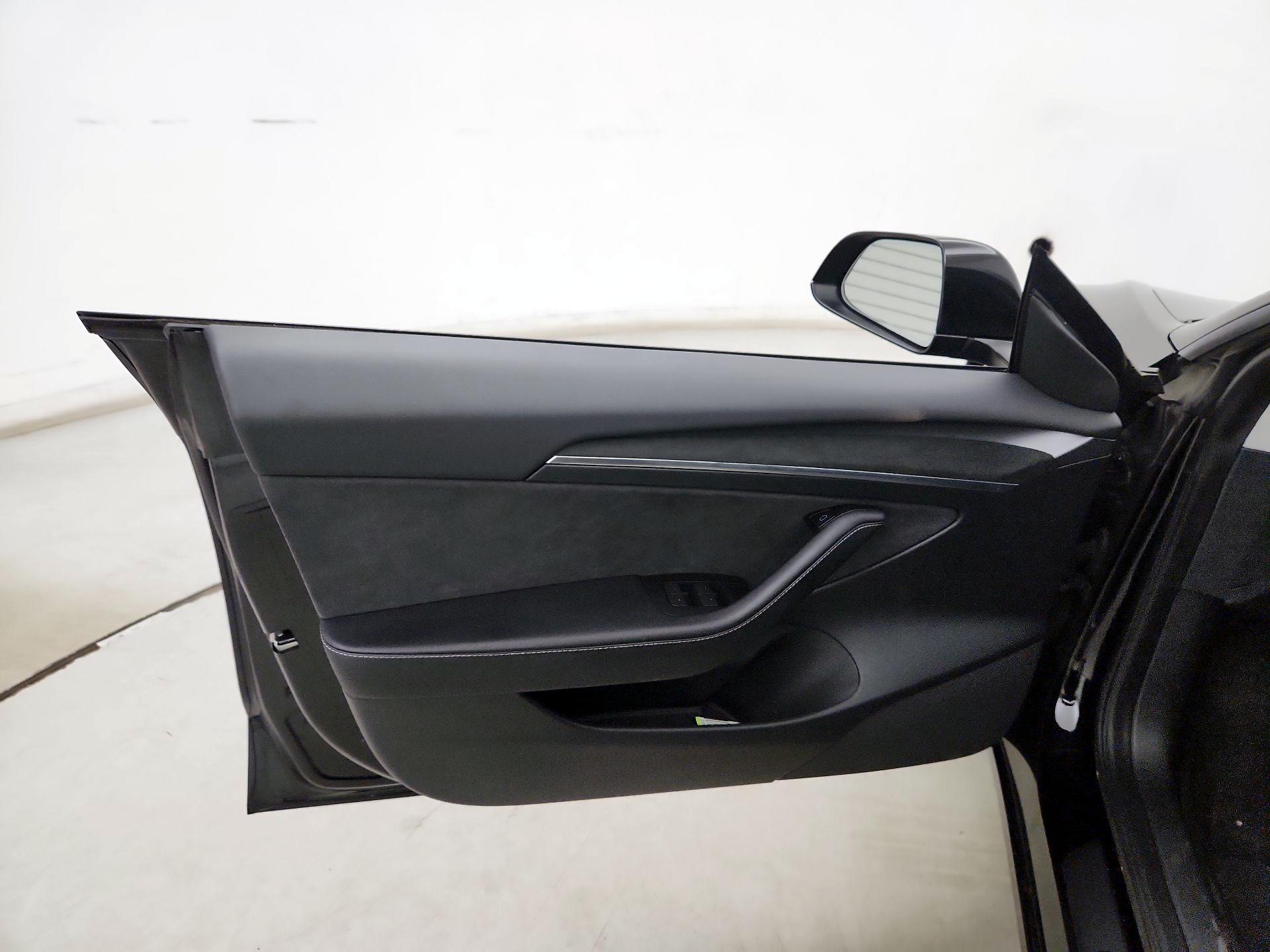 Thumbnail: 2023 Tesla Model 3 - 12