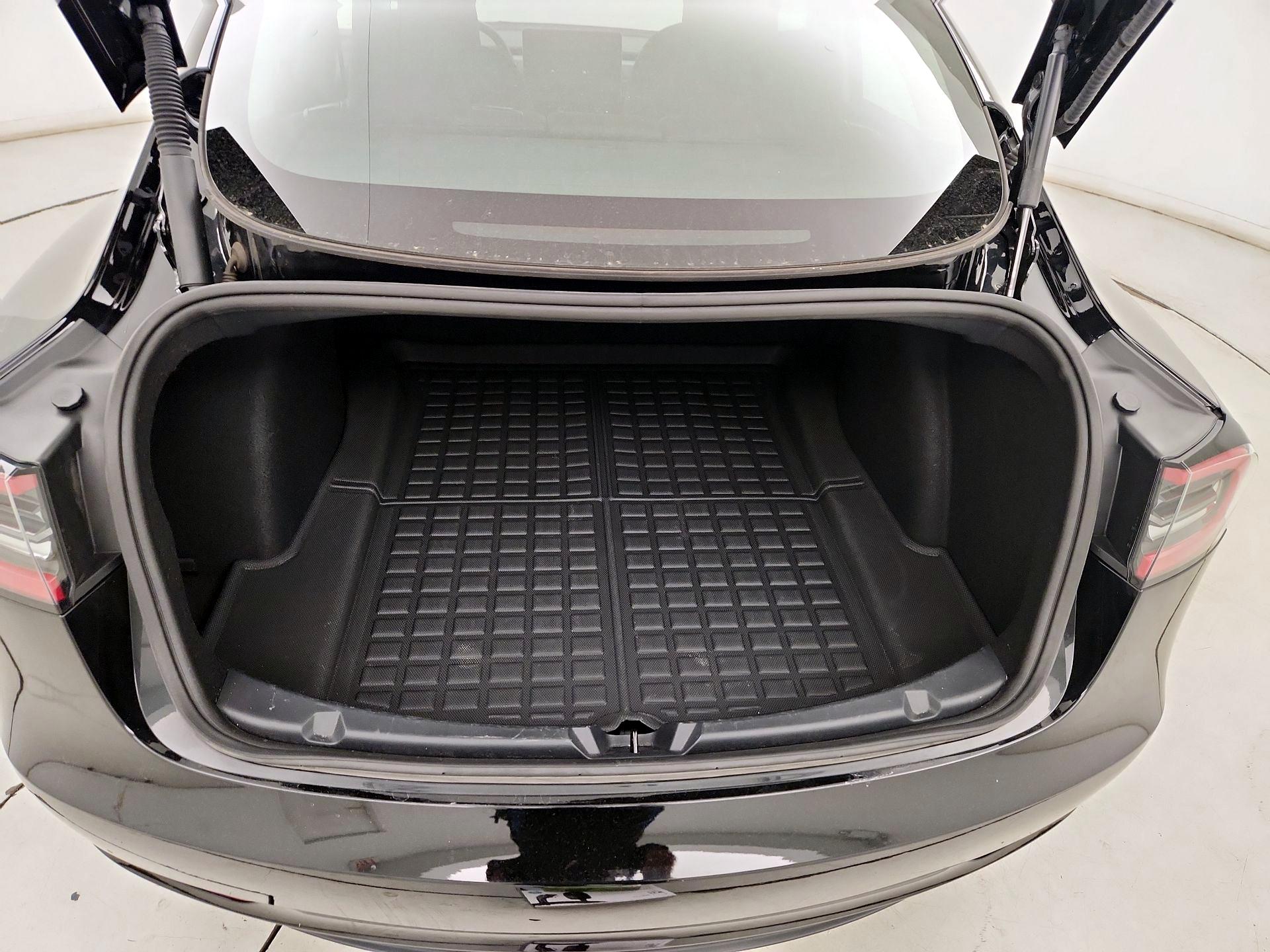 Thumbnail: 2023 Tesla Model 3 - 18