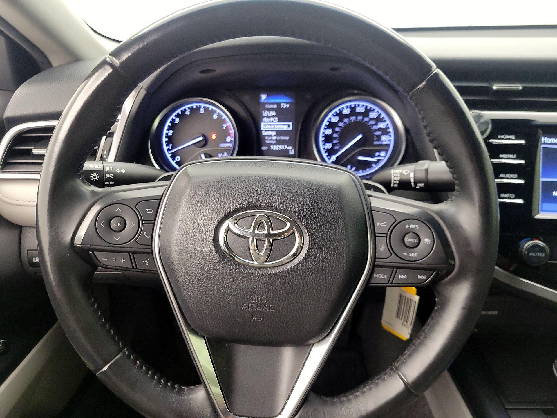 Thumbnail: 2018 Toyota Camry - 10