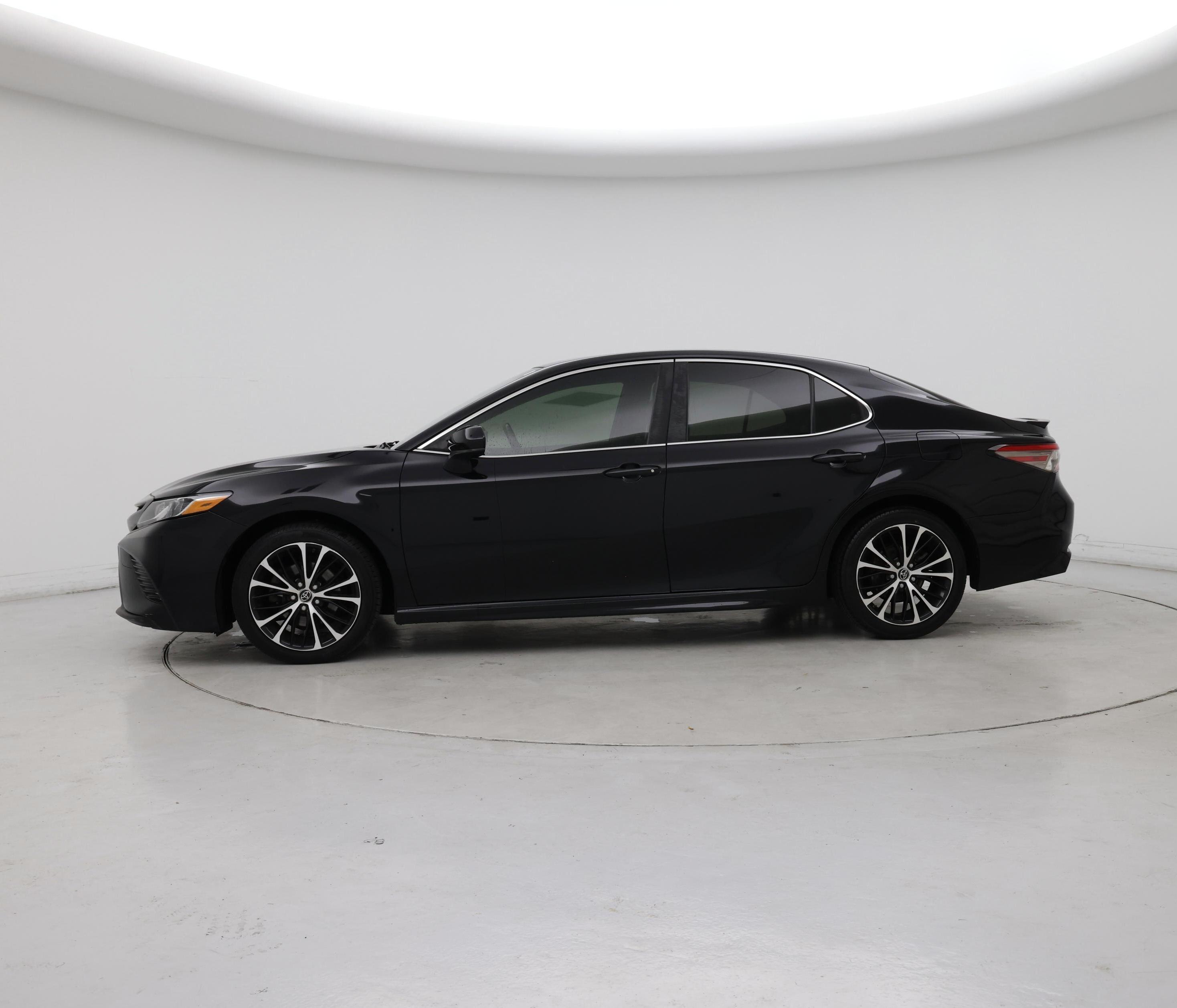 Thumbnail: 2018 Toyota Camry - 3