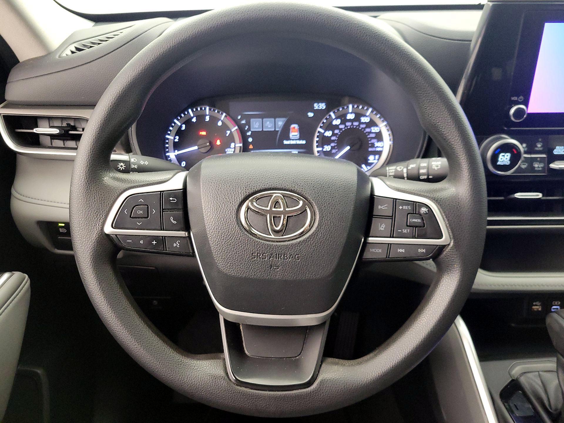 Thumbnail: 2023 Toyota Highlander - 10