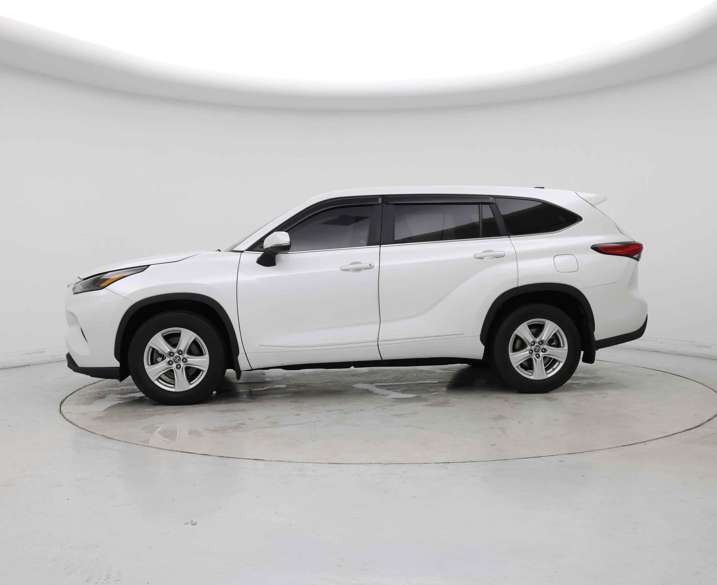 Thumbnail: 2023 Toyota Highlander - 3