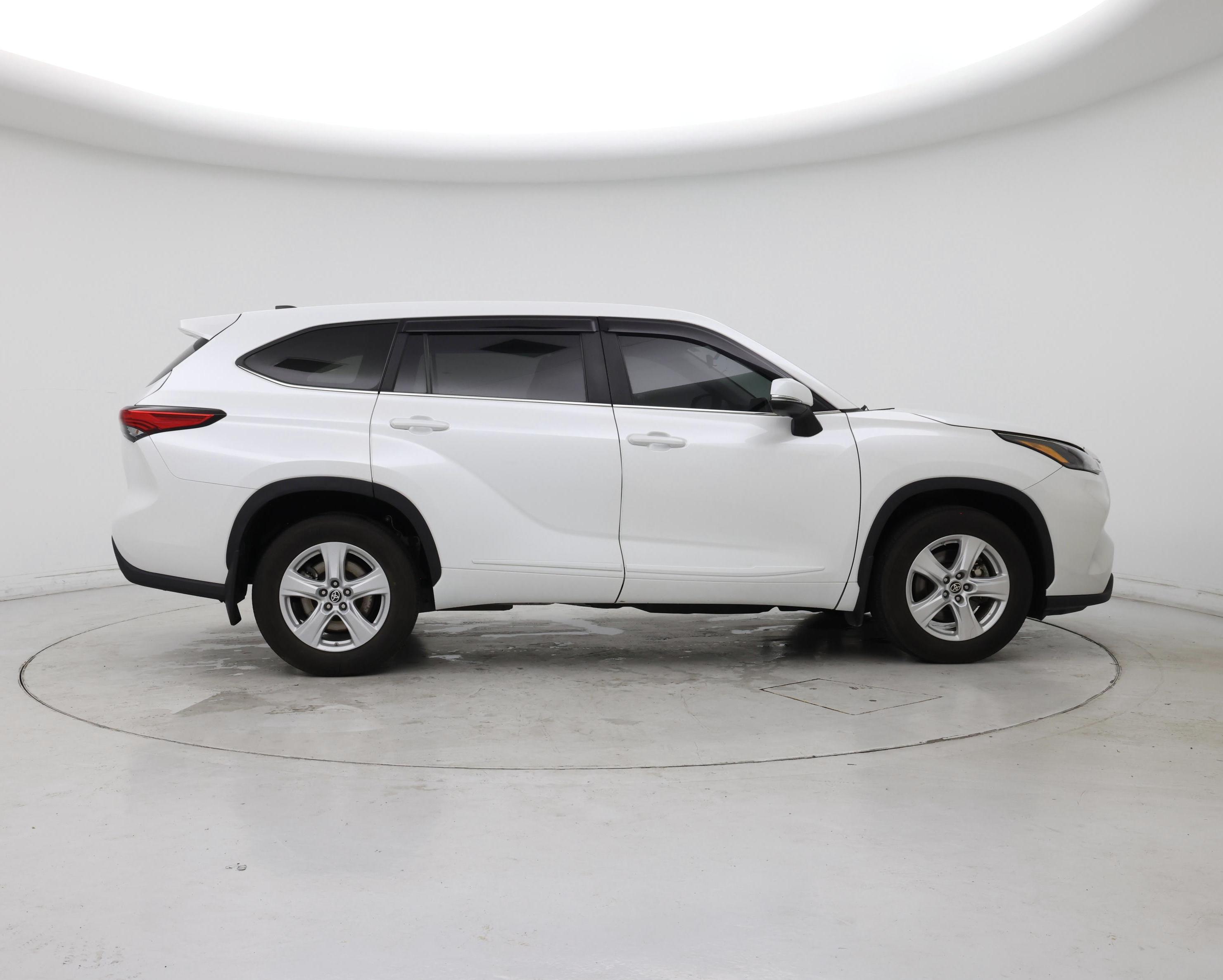 Thumbnail: 2023 Toyota Highlander - 7