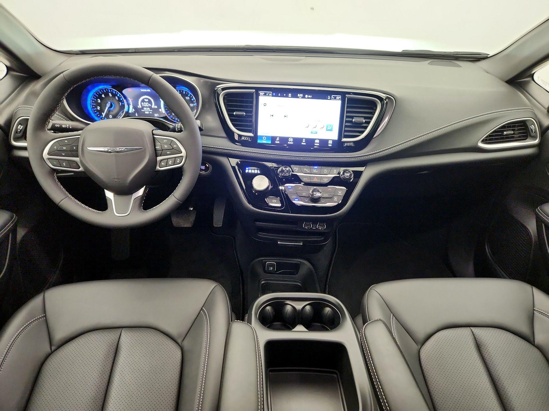 Thumbnail: 2025 Chrysler Pacifica - 9