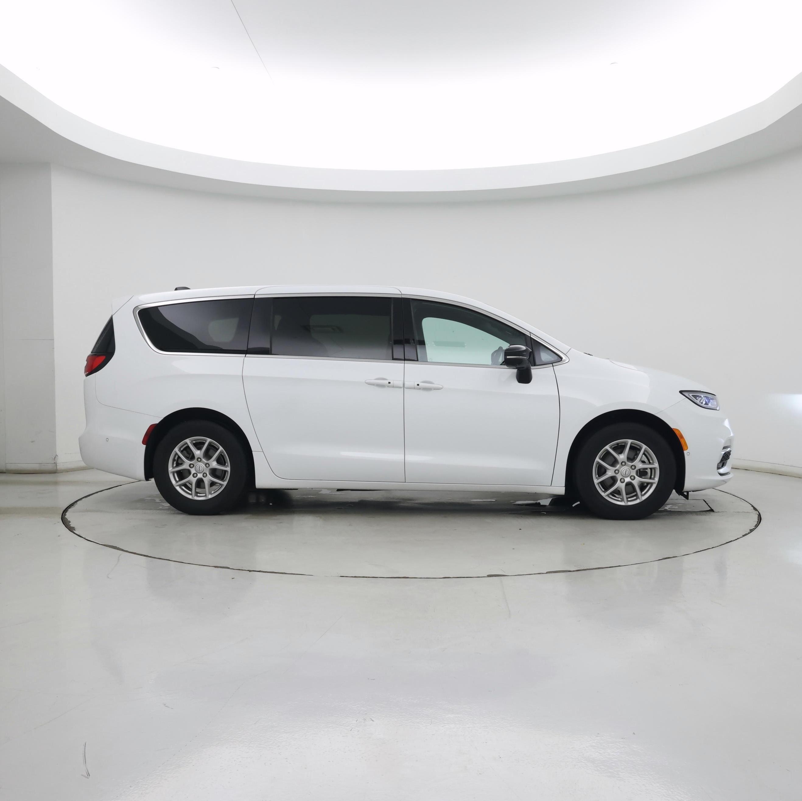 Thumbnail: 2025 Chrysler Pacifica - 7