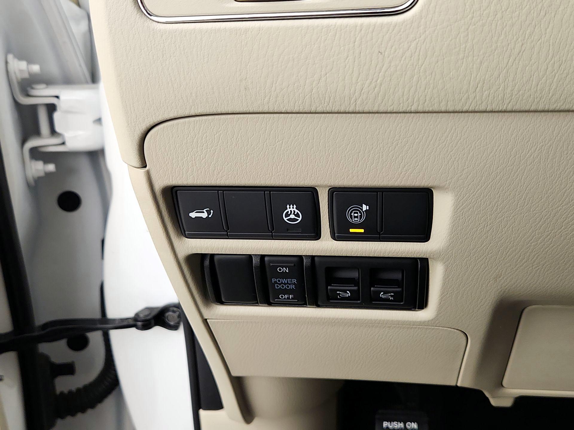 Thumbnail: 2022 INFINITI QX80 - 13