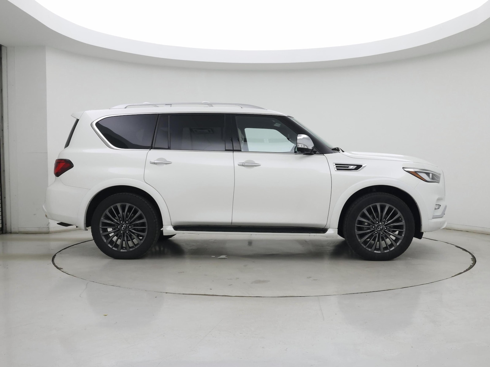 2022 INFINITI QX80 Sensory 4WD - Photo 8
