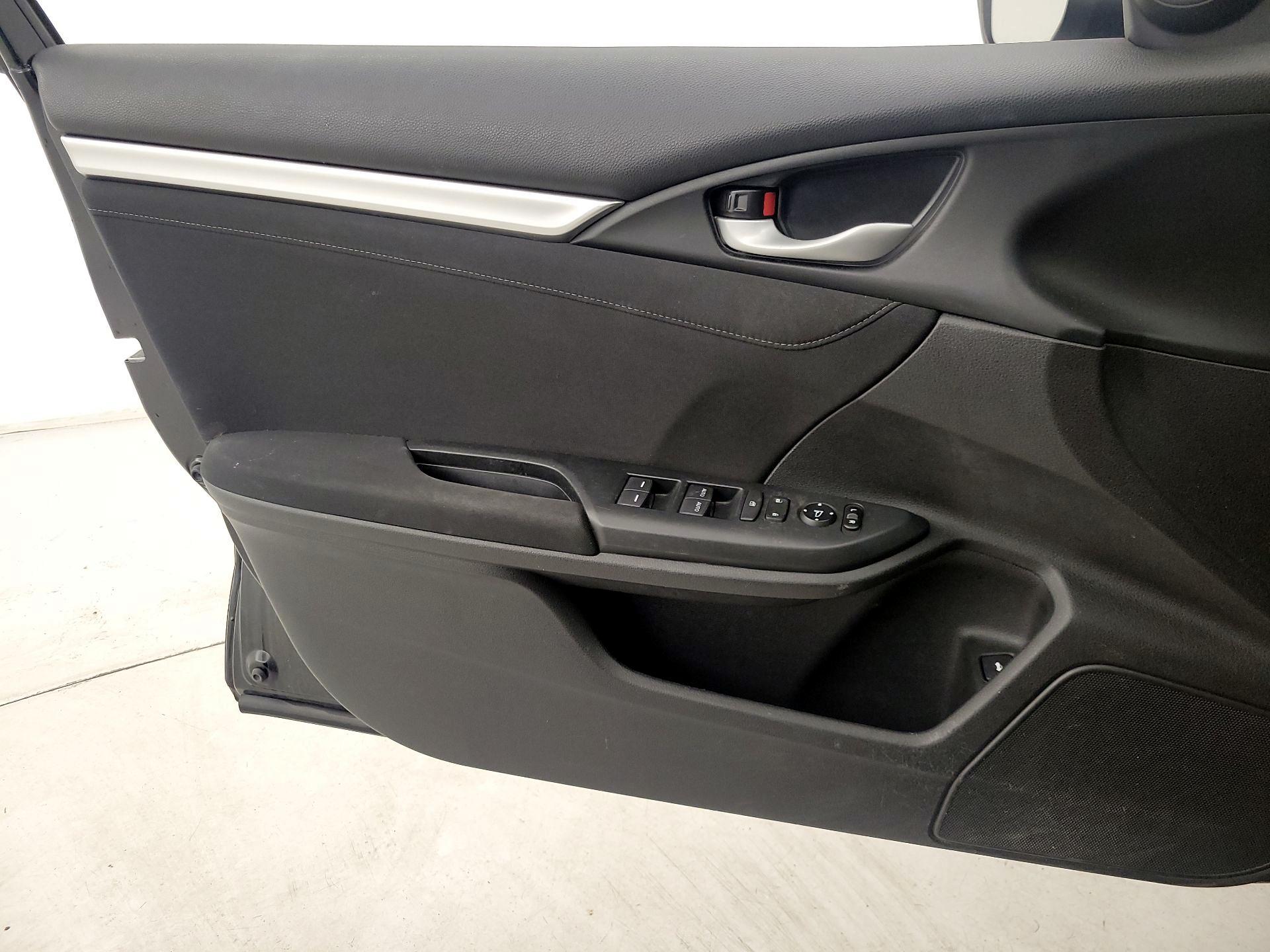 Thumbnail: 2017 Honda Civic - 12