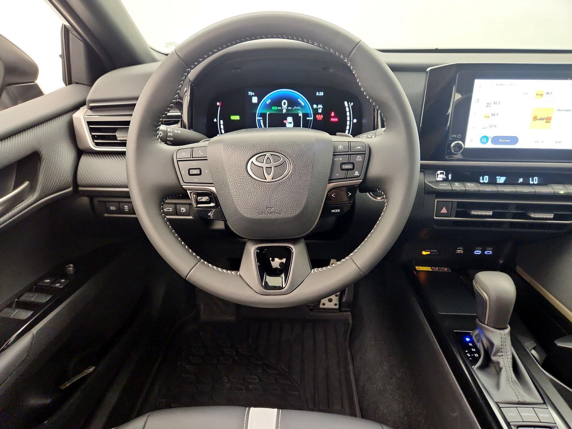 Thumbnail: 2025 Toyota Camry - 10