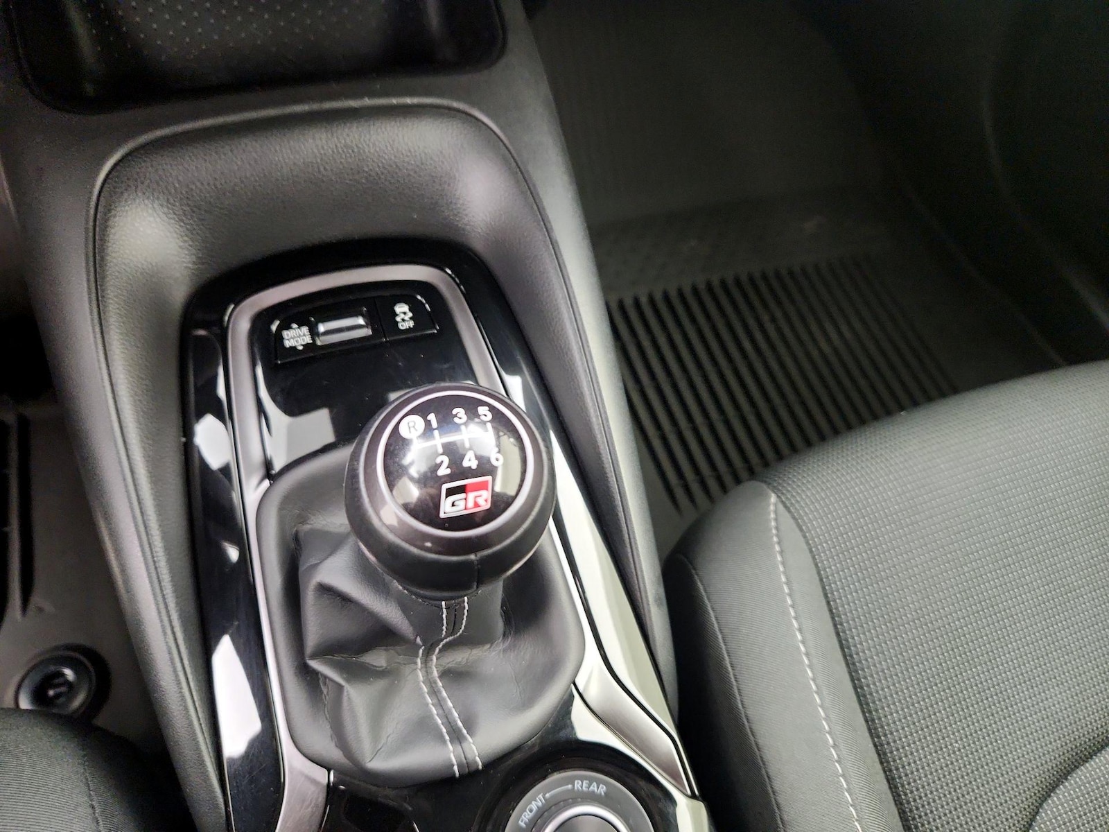 2024 Toyota GR Corolla Core - Photo 18