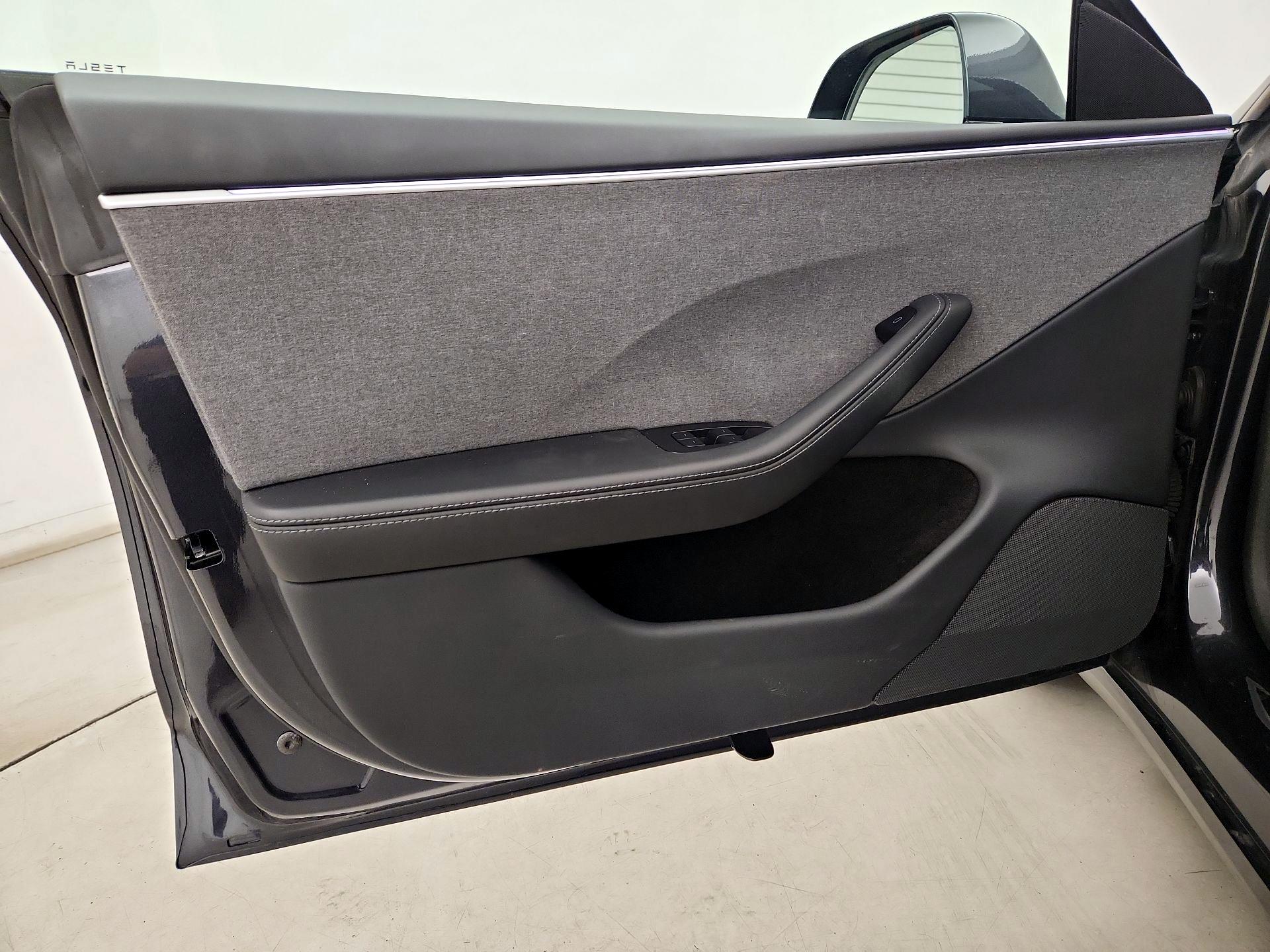 Thumbnail: 2025 Tesla Model 3 - 12