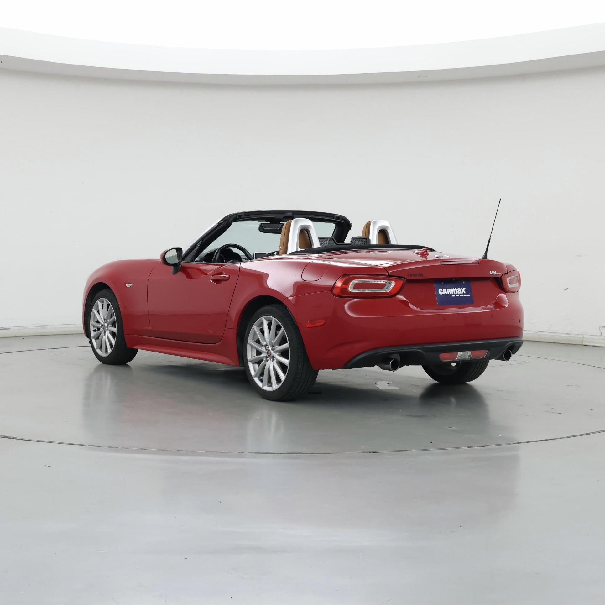 Thumbnail: 2018 Fiat 124 Spider - 2