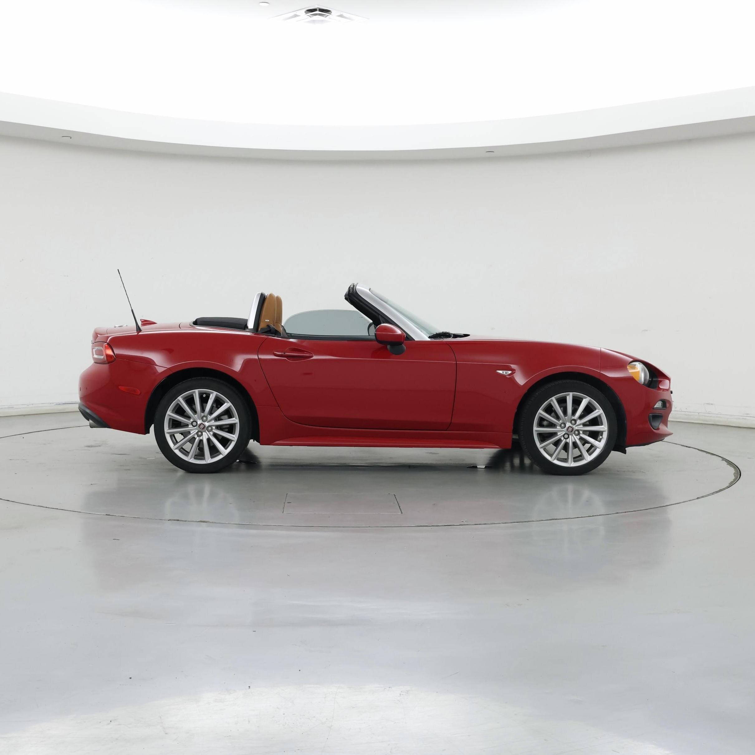 Thumbnail: 2018 Fiat 124 Spider - 7