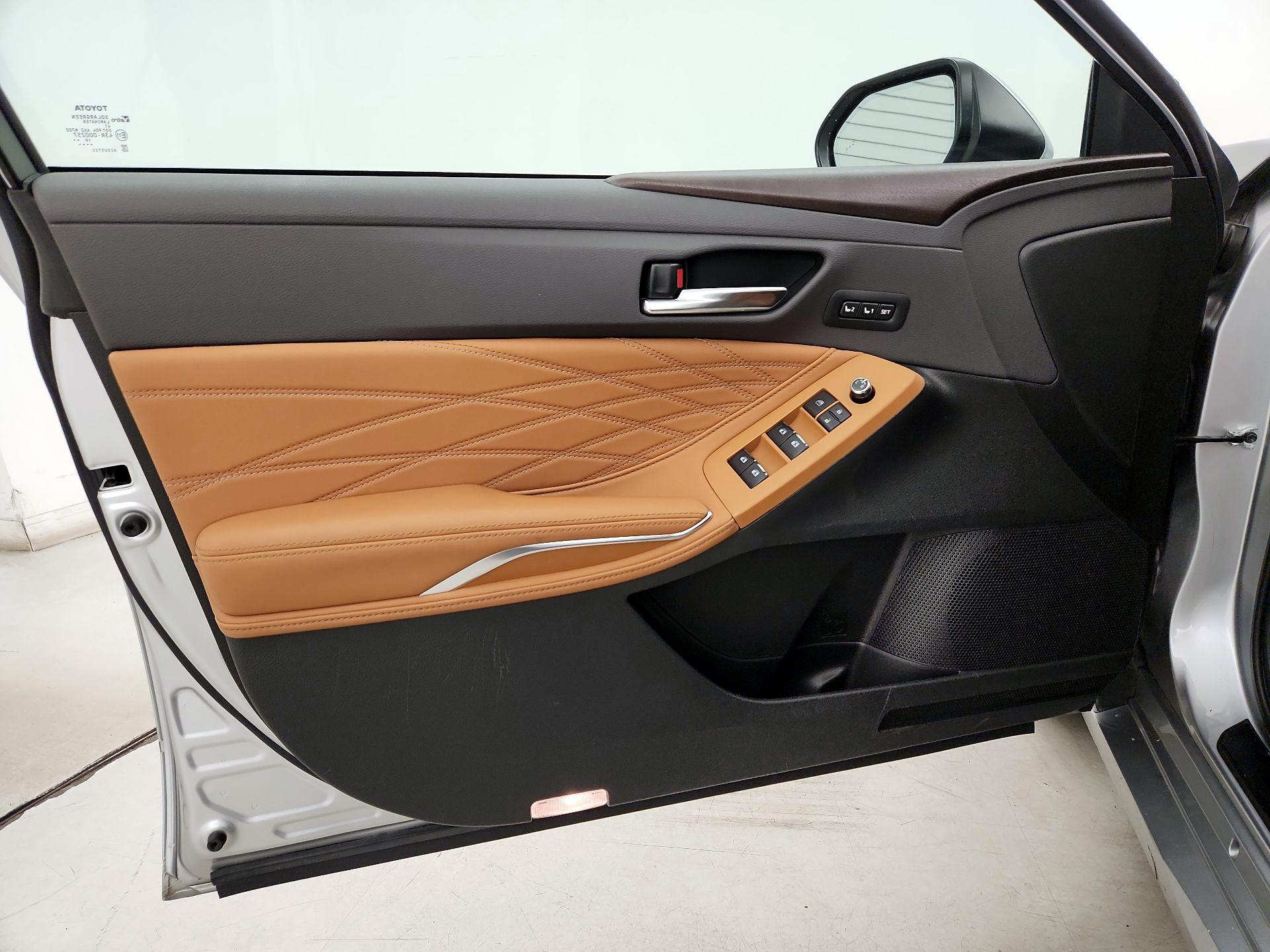 Thumbnail: 2020 Toyota Avalon - 12