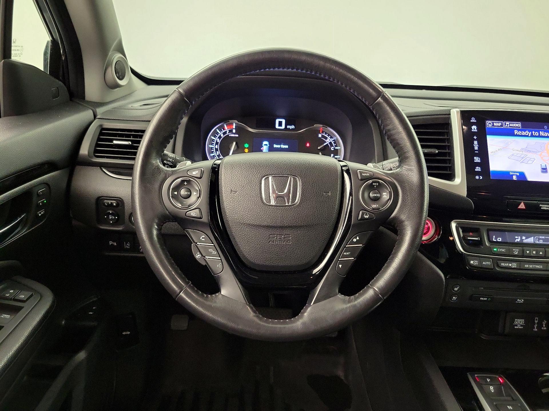 Thumbnail: 2017 Honda Pilot - 10