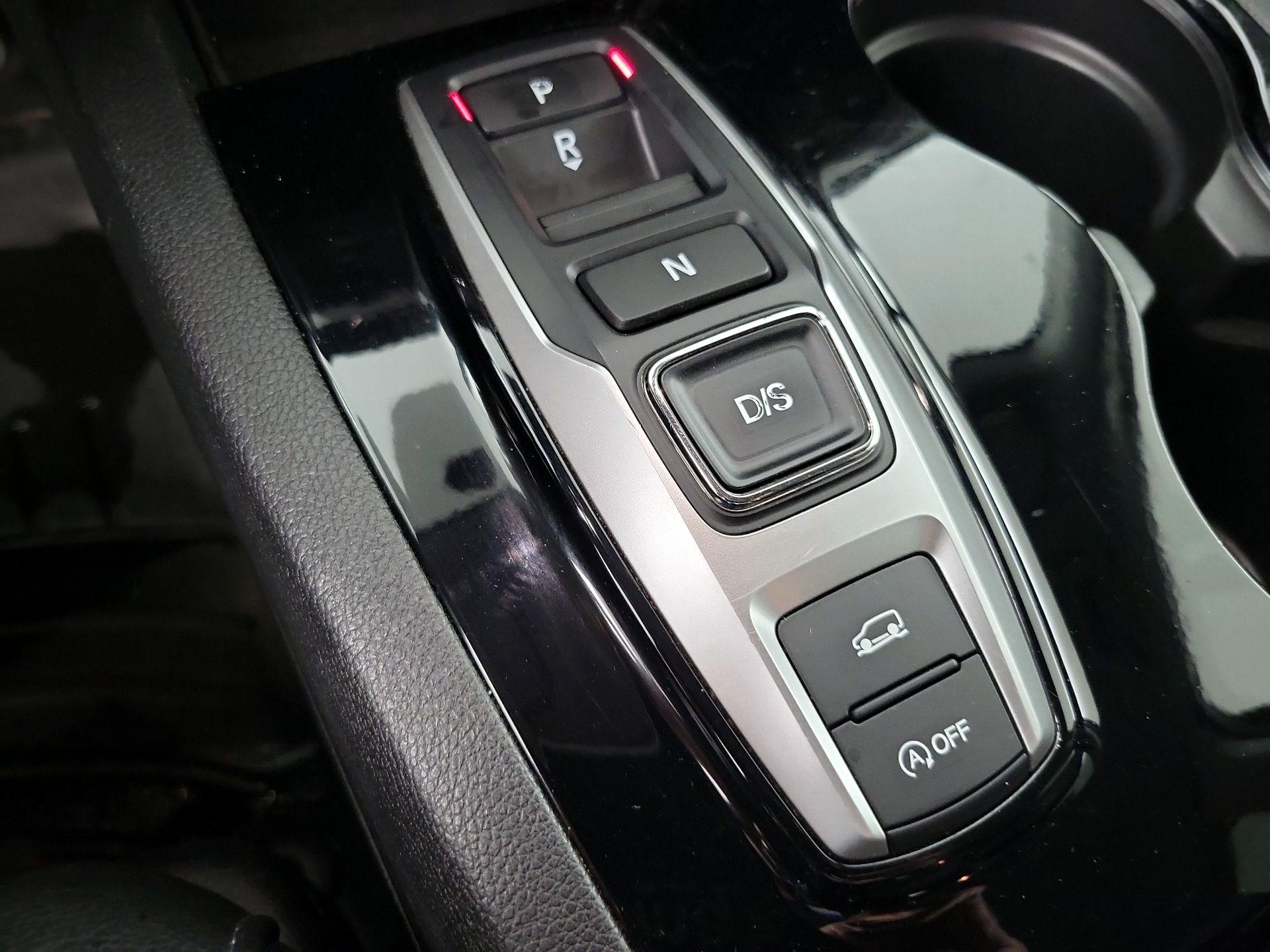Thumbnail: 2017 Honda Pilot - 18