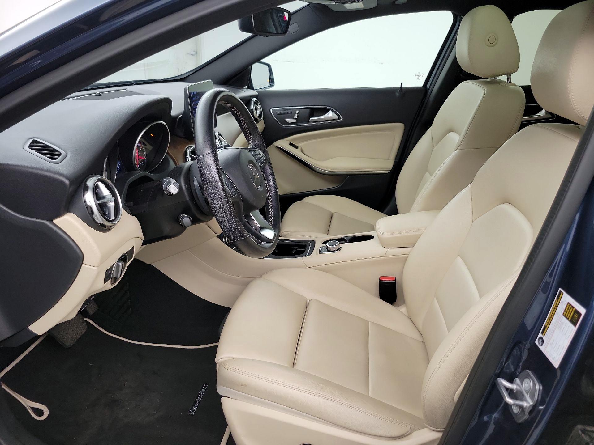 Thumbnail: 2019 Mercedes-Benz GLA - 11