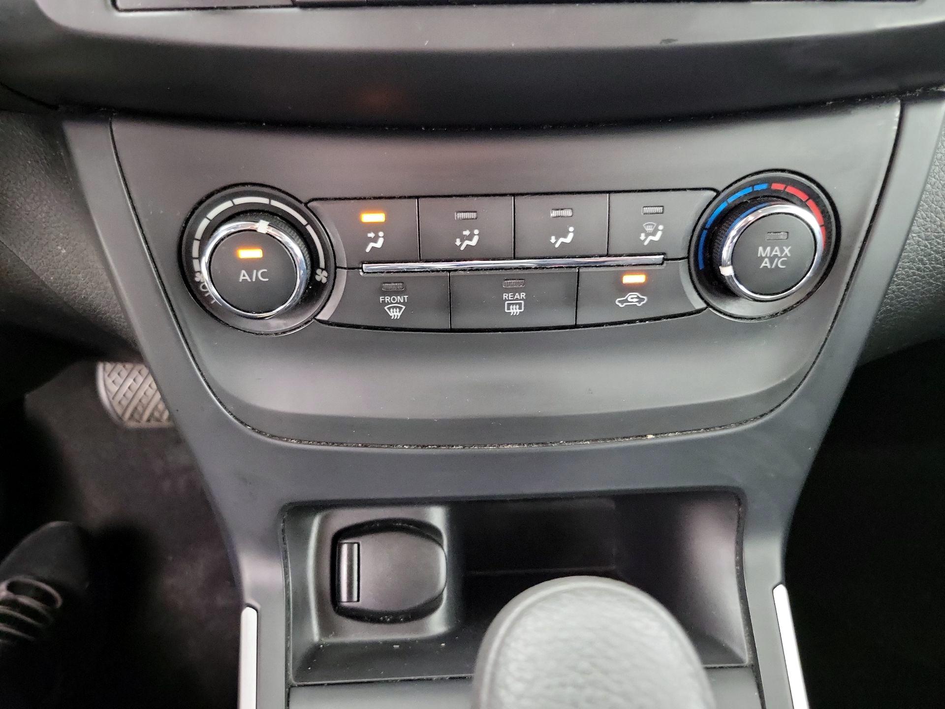 Thumbnail: 2018 Nissan Sentra - 16