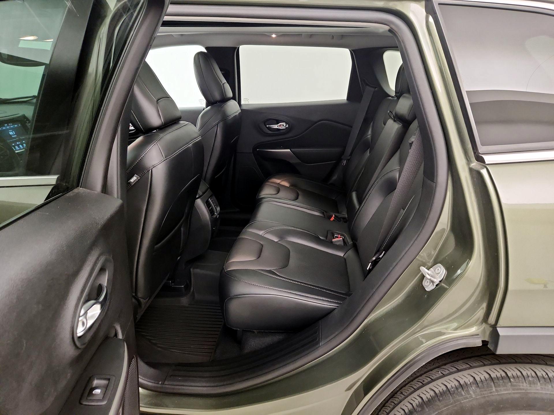 Thumbnail: 2021 Jeep Cherokee - 20