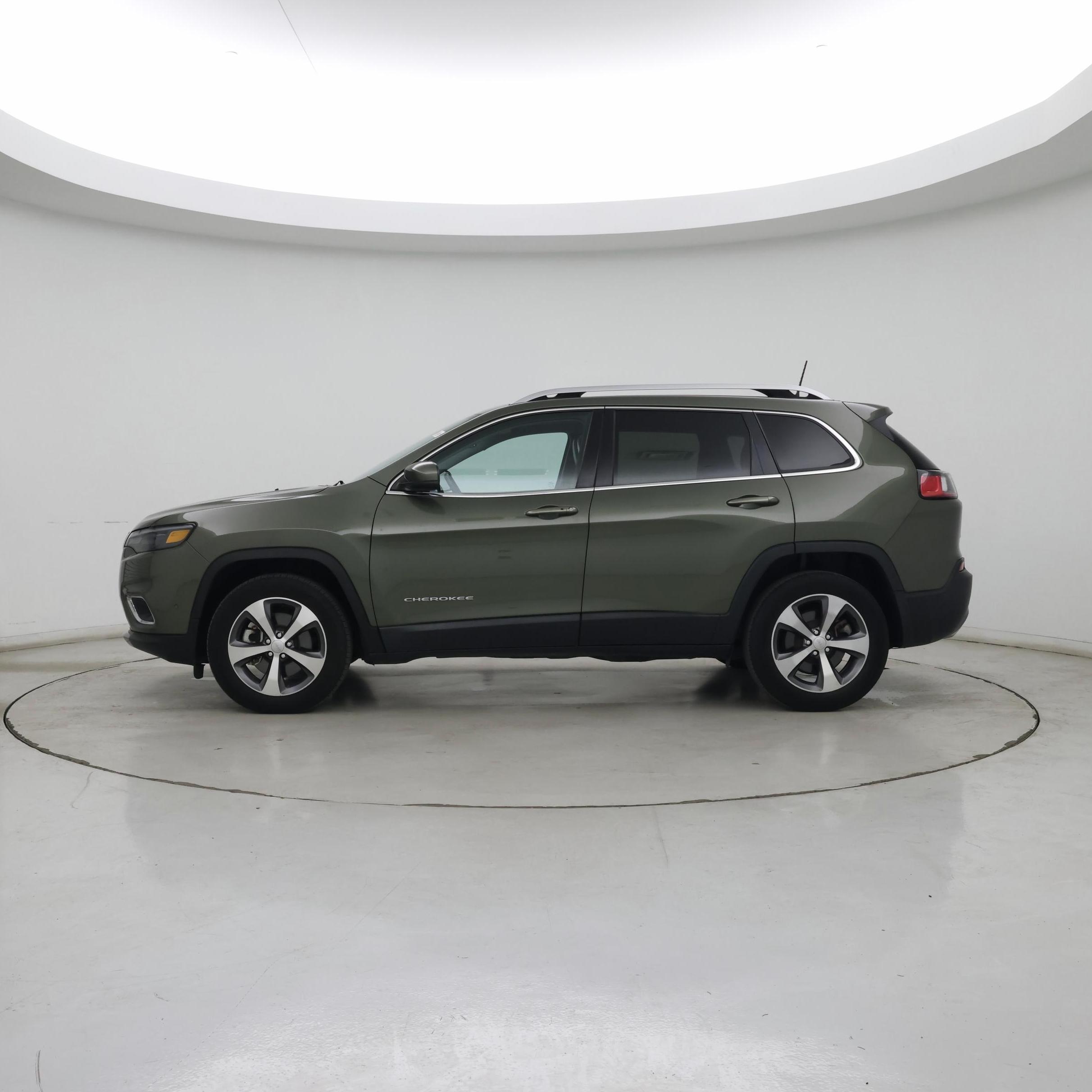 Thumbnail: 2021 Jeep Cherokee - 3