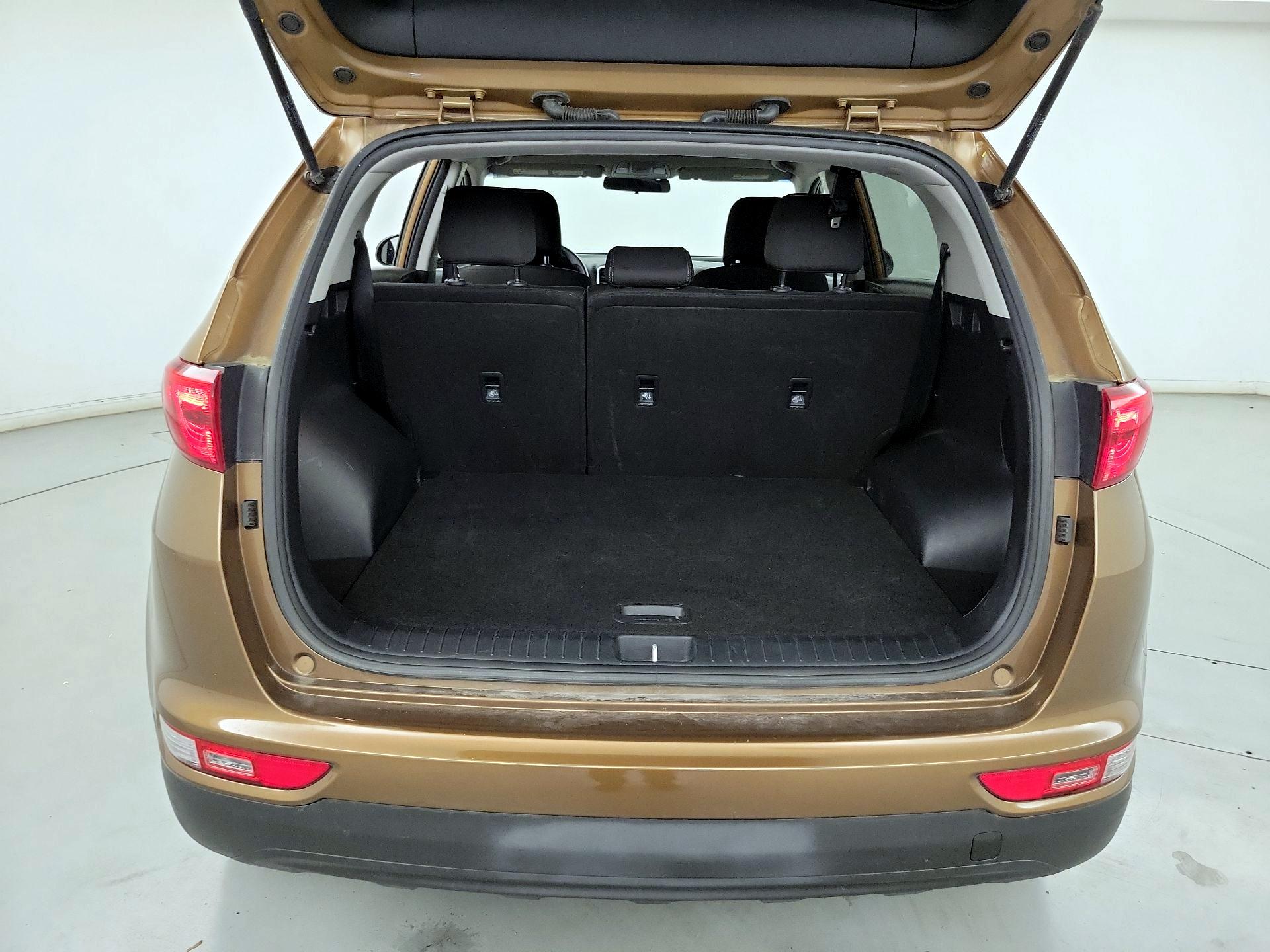 Thumbnail: 2017 Kia Sportage - 20