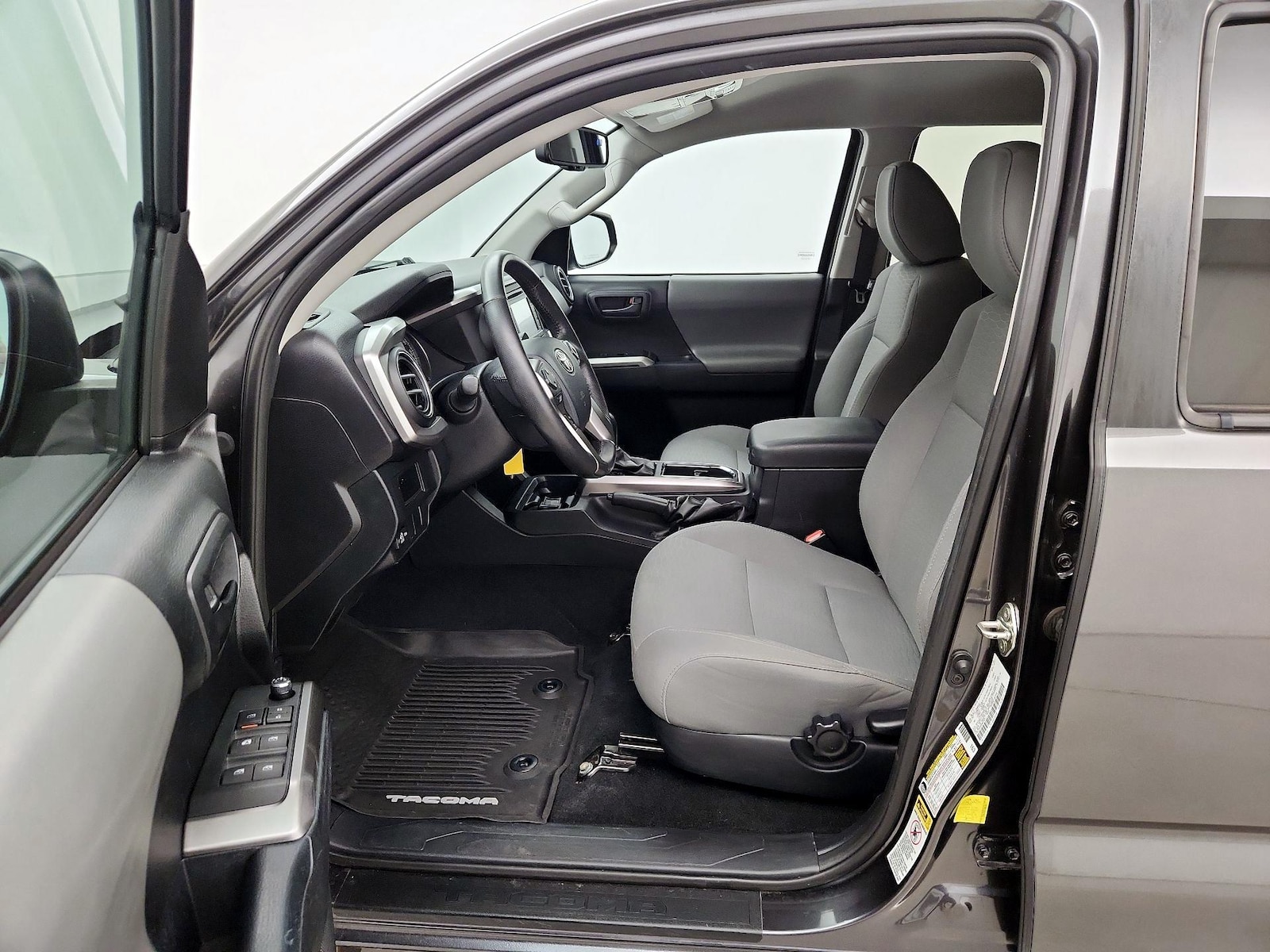 2017 Toyota Tacoma SR5 - Photo 12