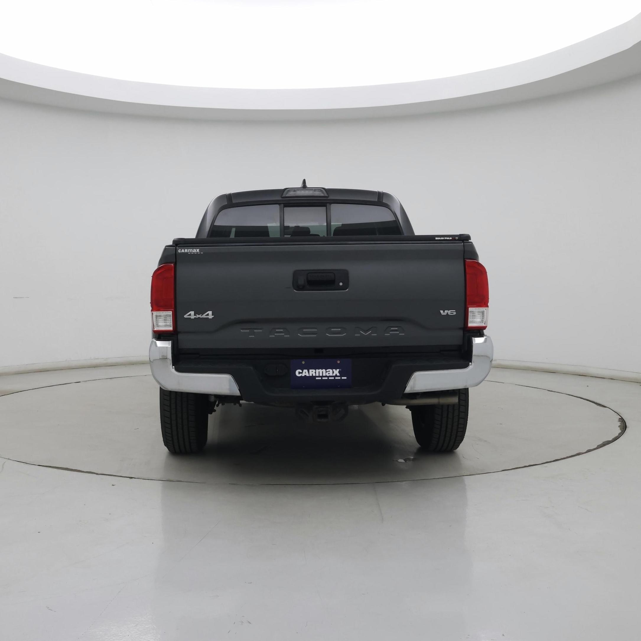 Thumbnail: 2017 Toyota Tacoma - 6