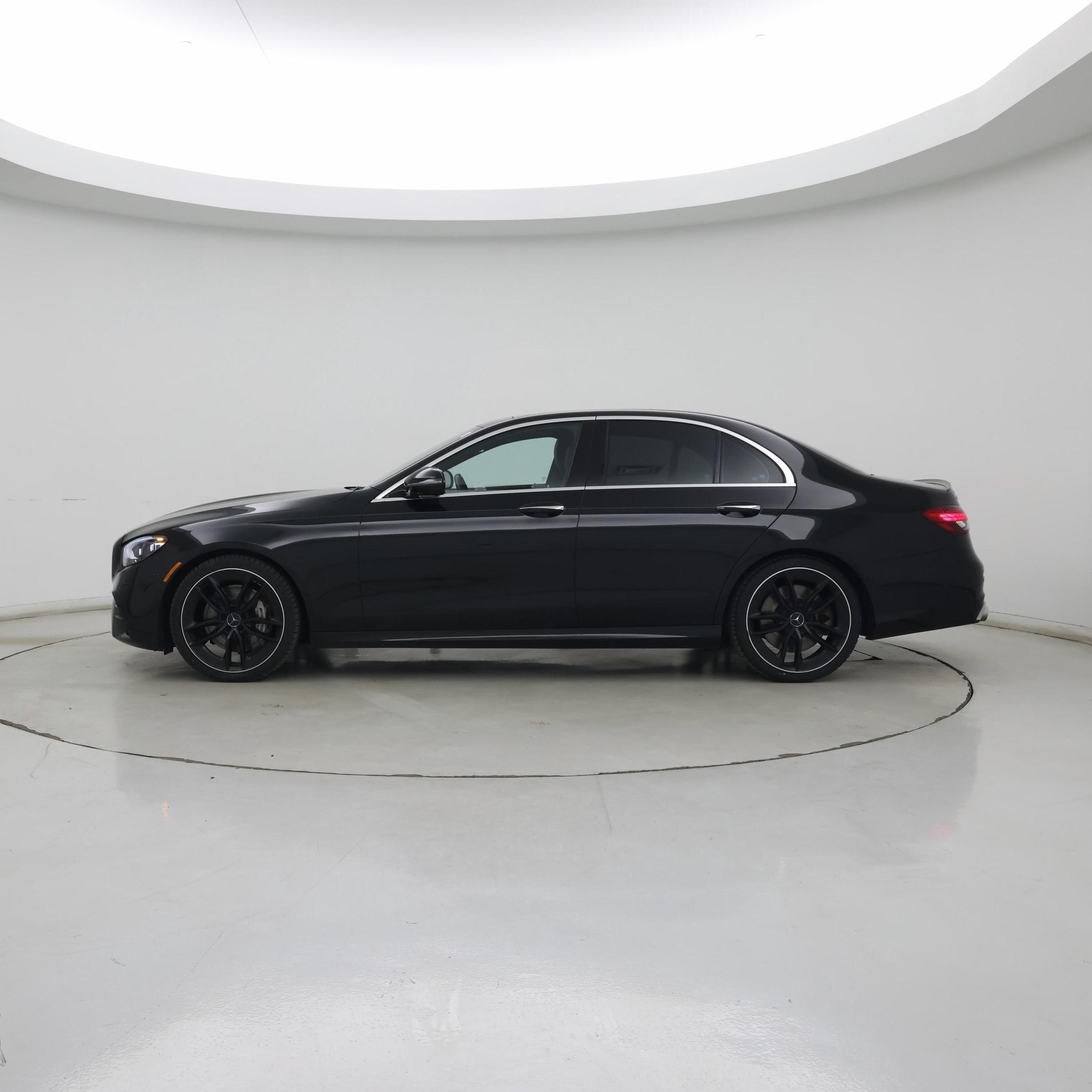 Thumbnail: 2021 Mercedes-Benz E-Class - 3