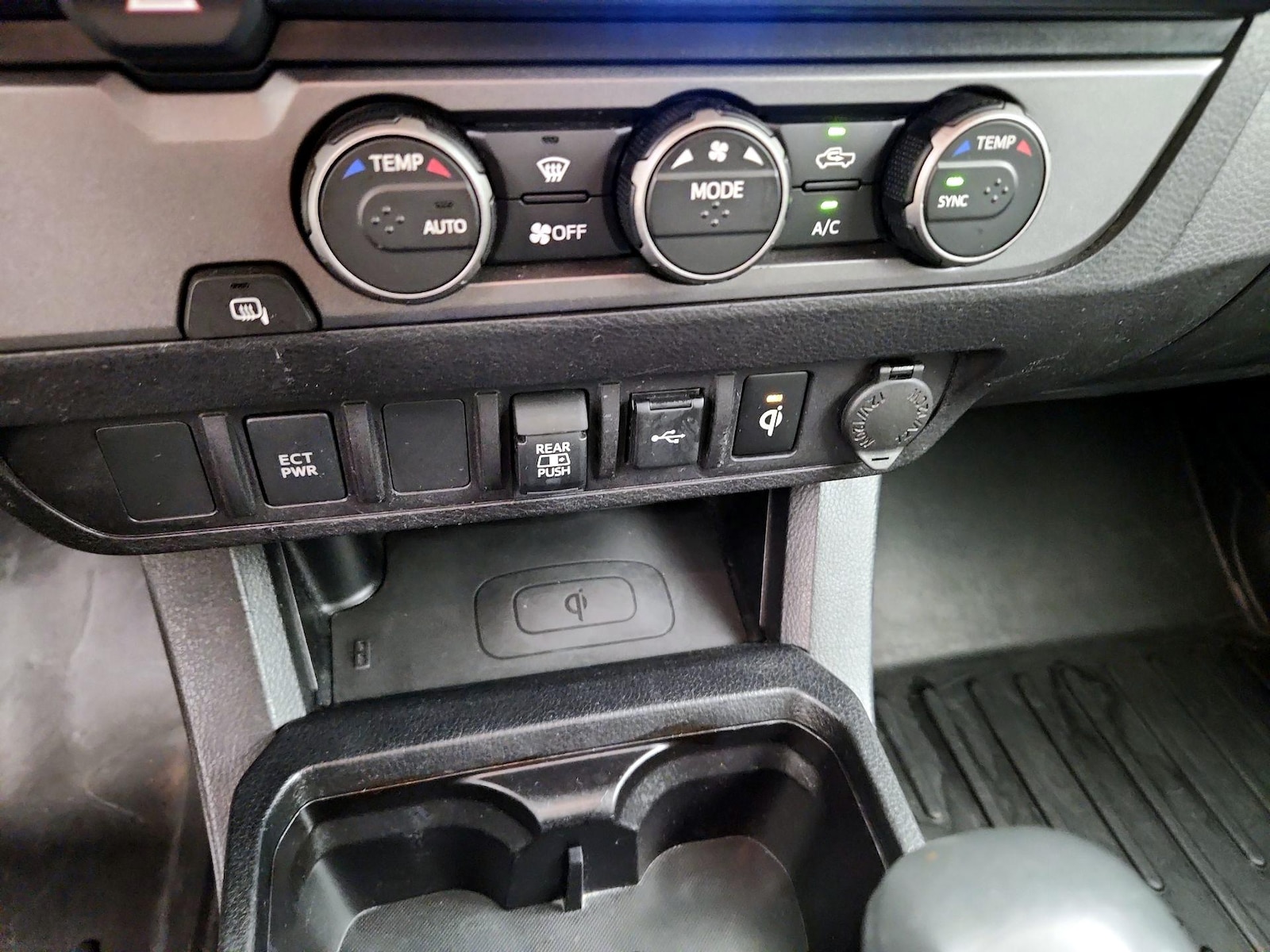 2021 Toyota Tacoma SR5 - Photo 17