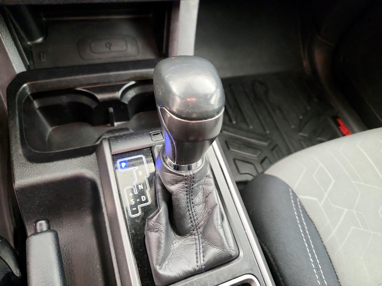2021 Toyota Tacoma SR5 - Photo 18