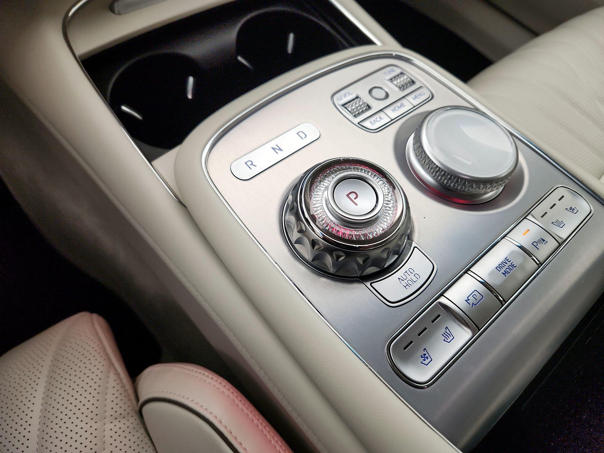 Thumbnail: 2023 Genesis G90 - 18