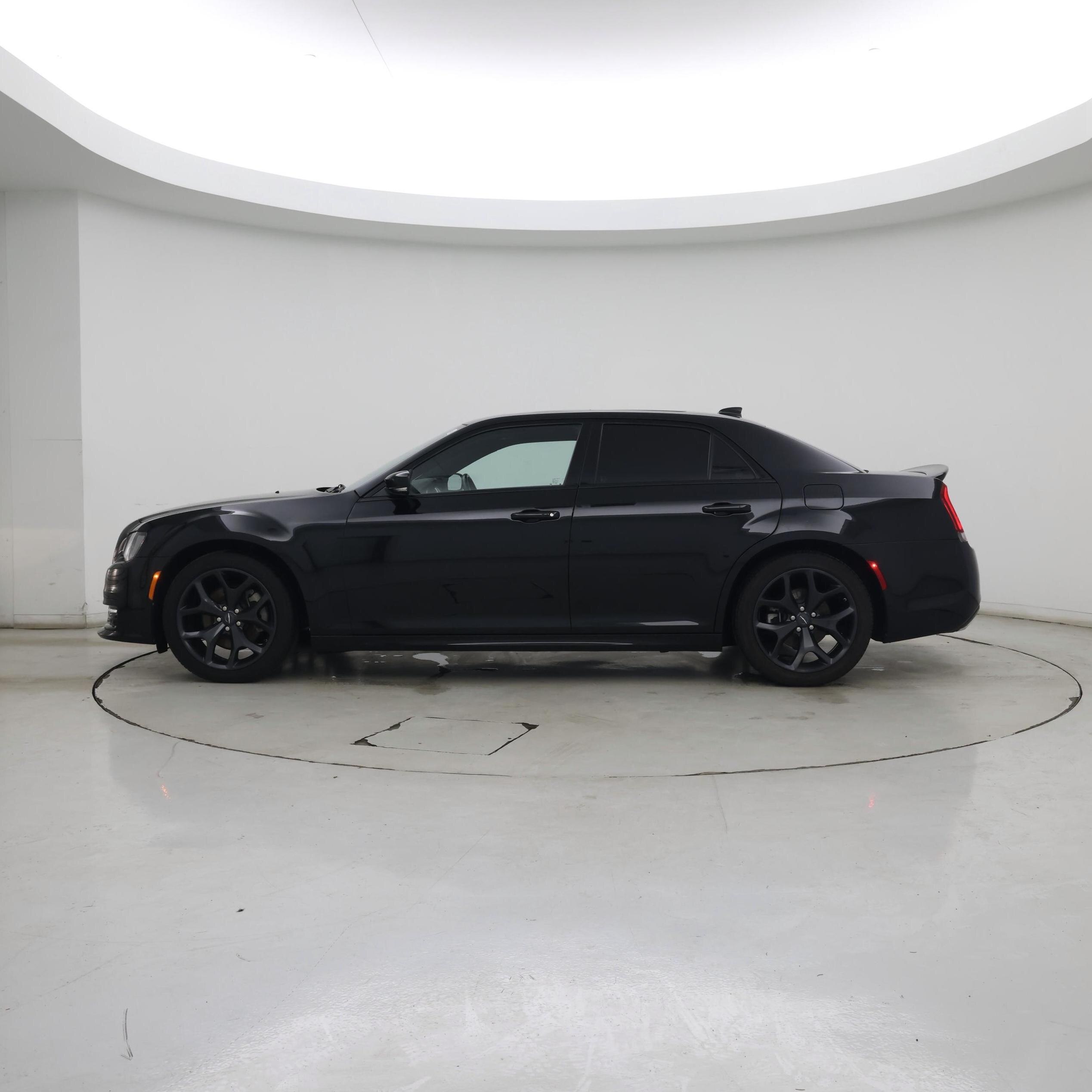 Thumbnail: 2022 Chrysler 300 - 3