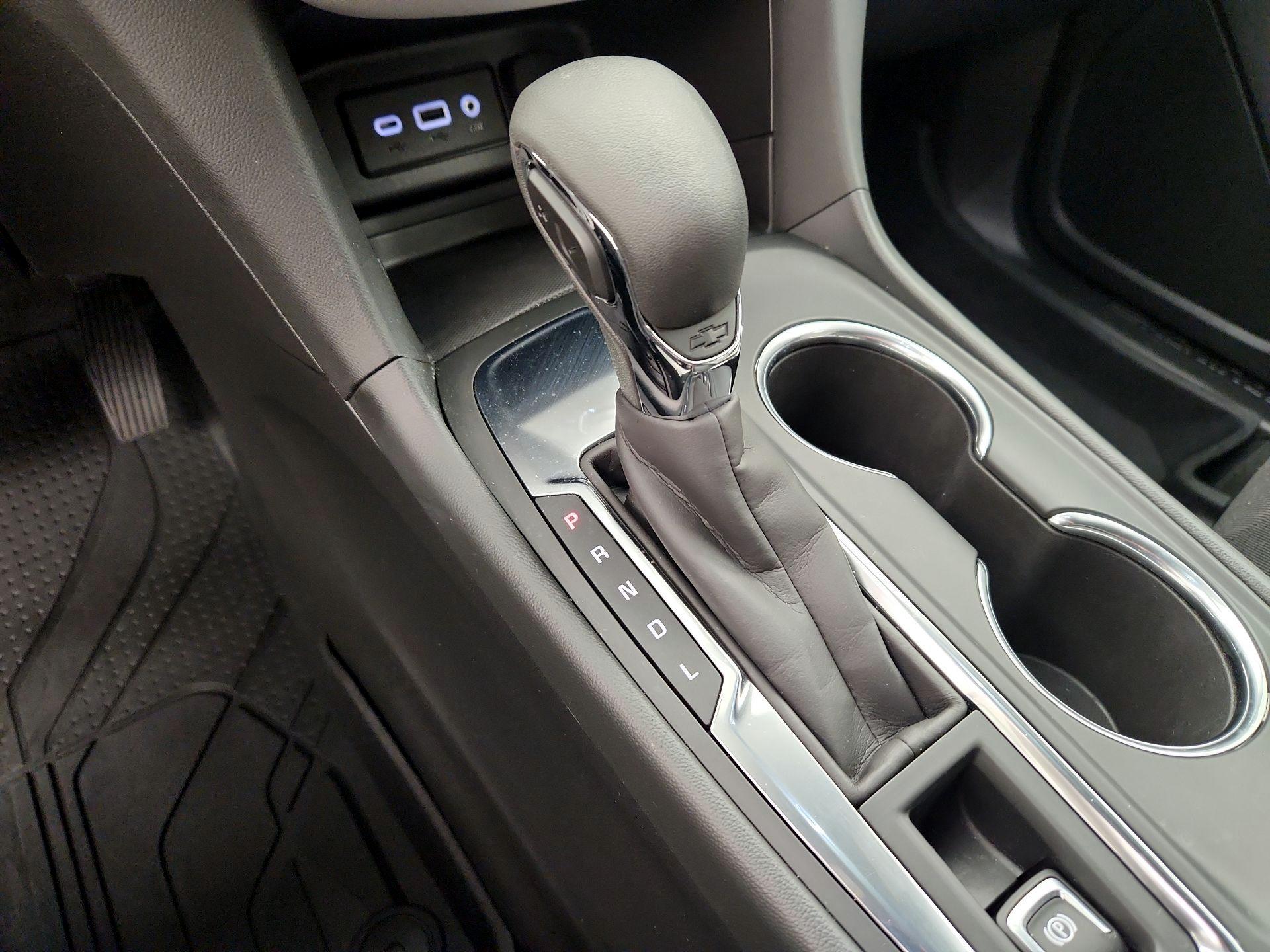 Thumbnail: 2022 Chevrolet Equinox - 17