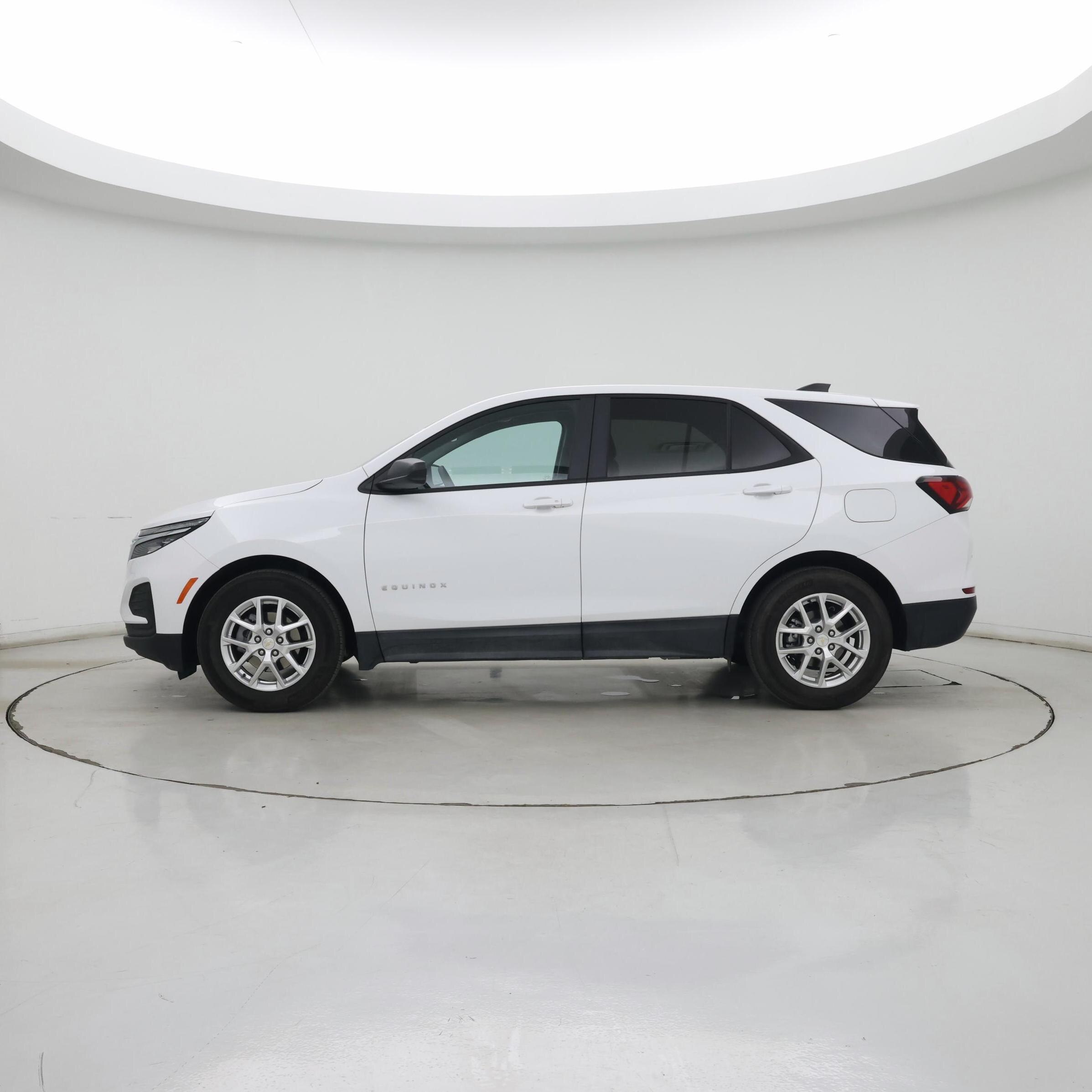 Thumbnail: 2022 Chevrolet Equinox - 3